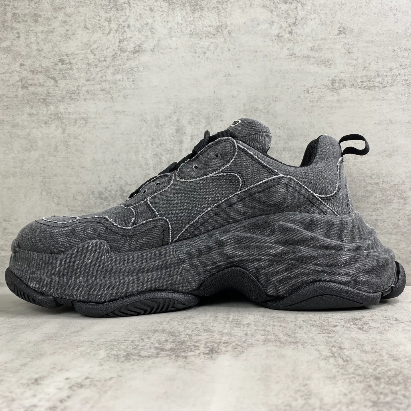 Кроссовки Женские Balenciaga 18686624