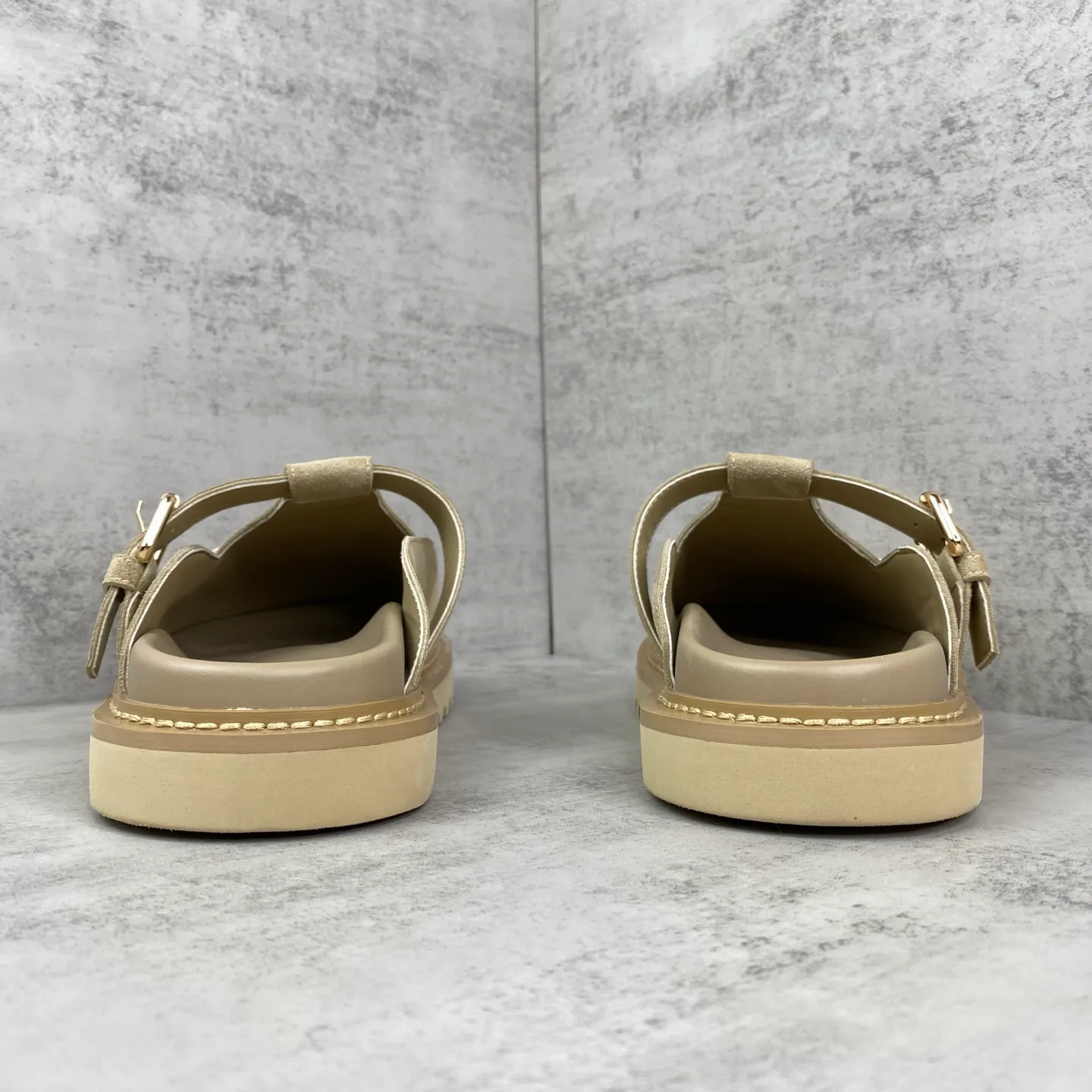 Women's Mules And Clogs LOUIS VUITTON 18464779