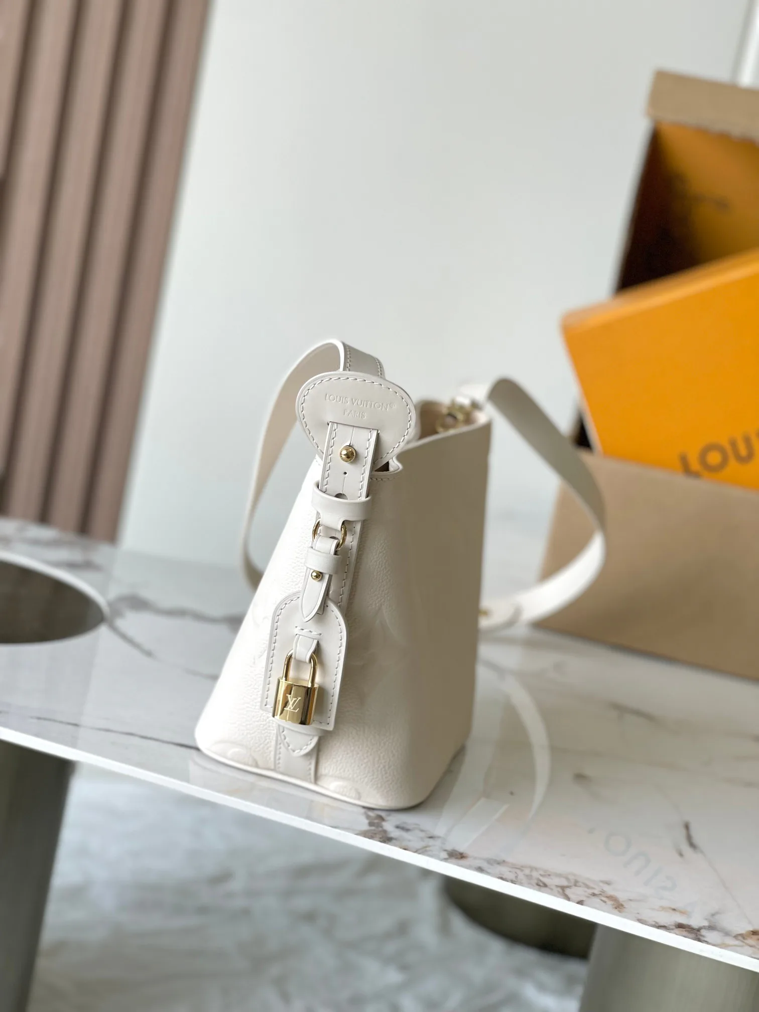Women's Classic Handbags LOUIS VUITTON 18275500