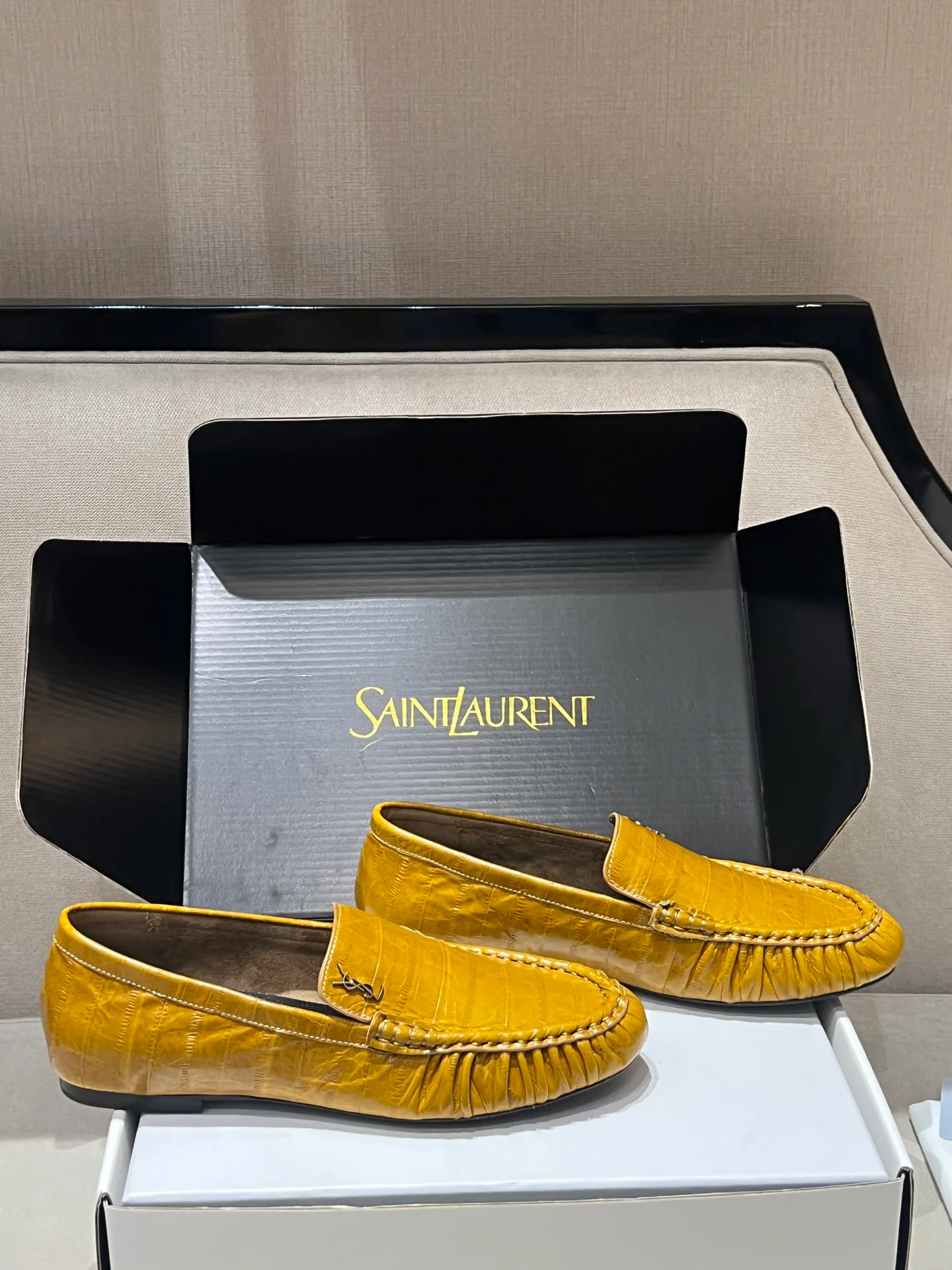 Women's Loafers And Moccasins SAINT LAURENT 17897594