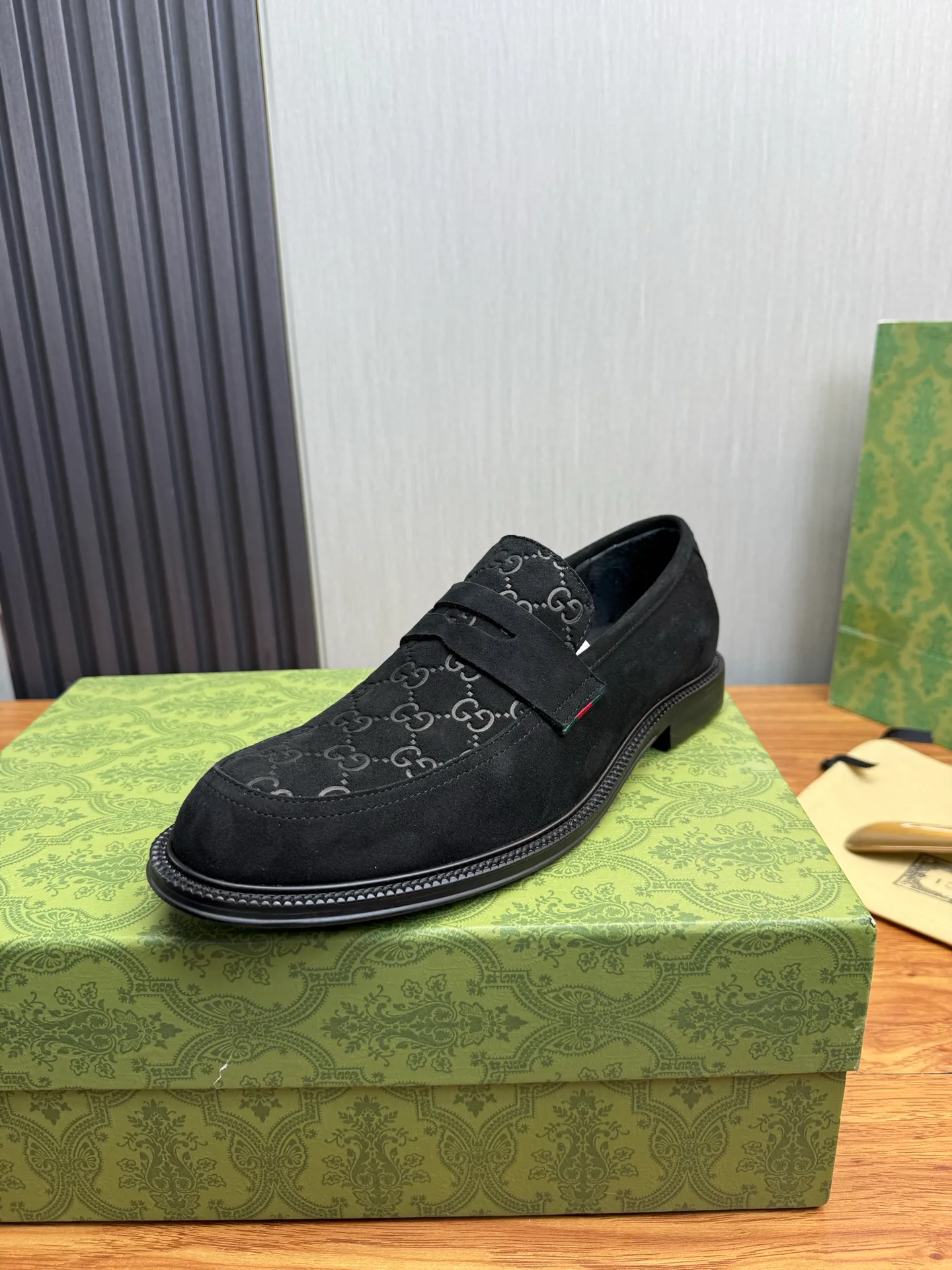 Men's Loafers And Dress Shoes GUCCI 17851626