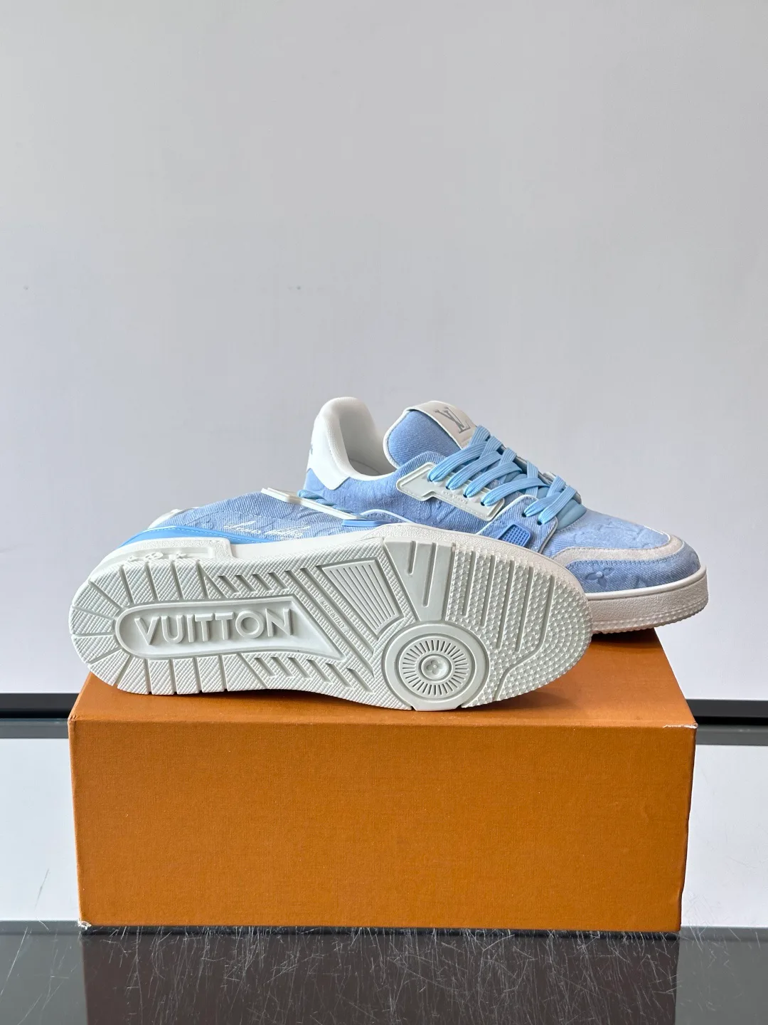 Men's Sneakers LOUIS VUITTON 17638793