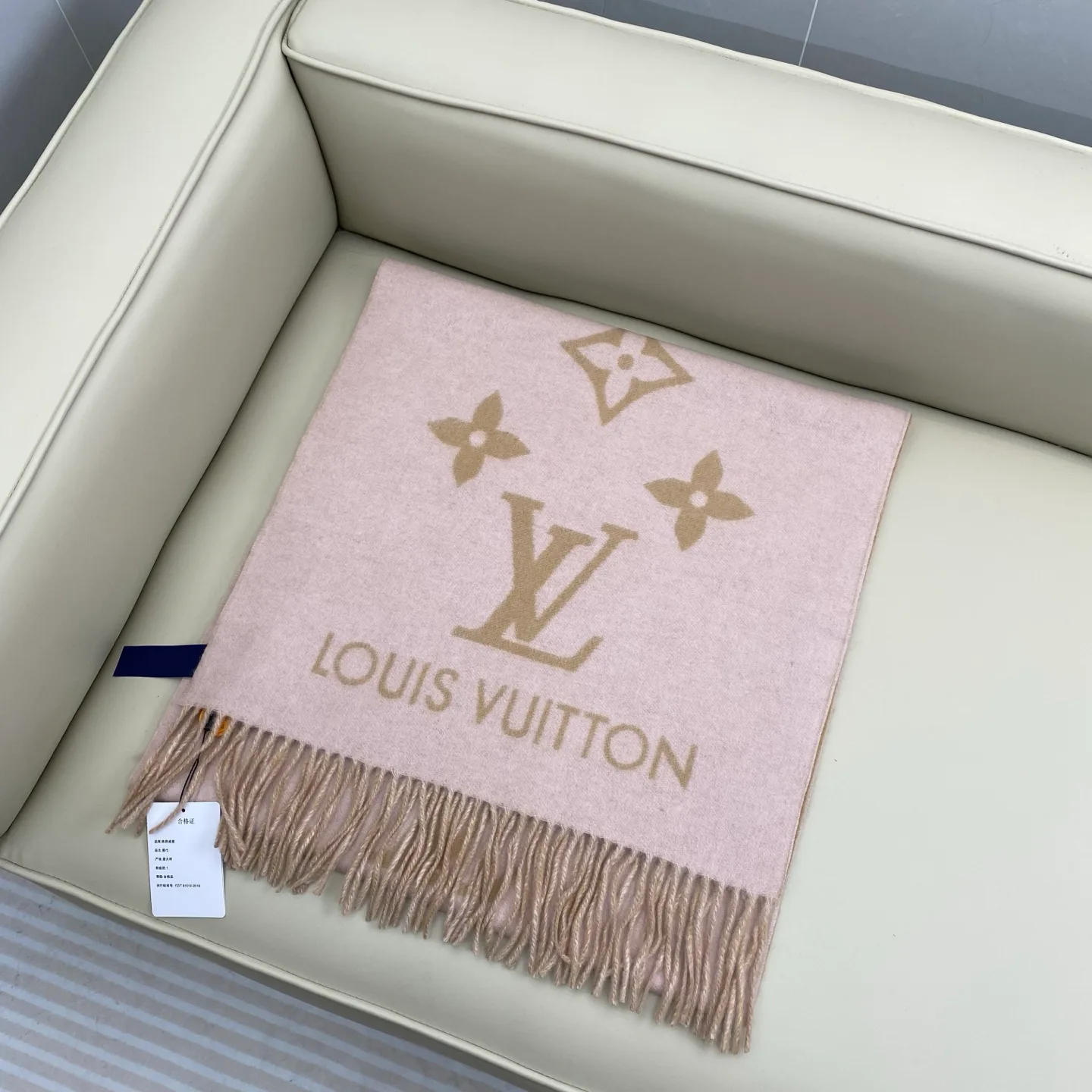 Scarves LOUIS VUITTON 18105572