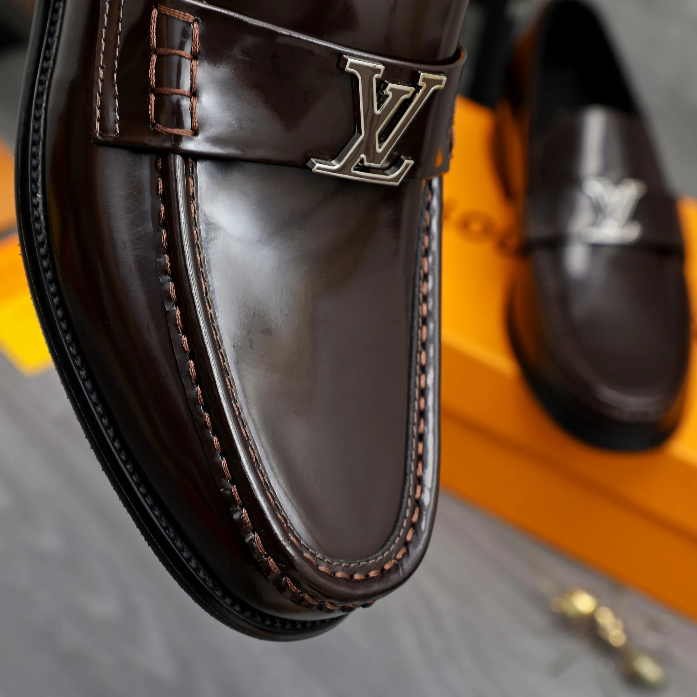 Men's Loafers And Dress Shoes LOUIS VUITTON 17812324