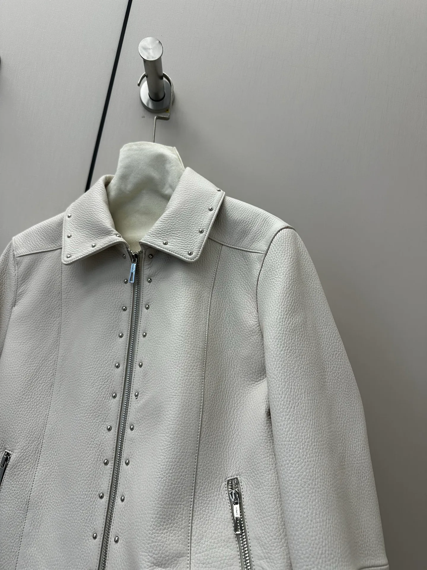 Women's Leather Jackets And Sheepskin Coats HERMES 17417259