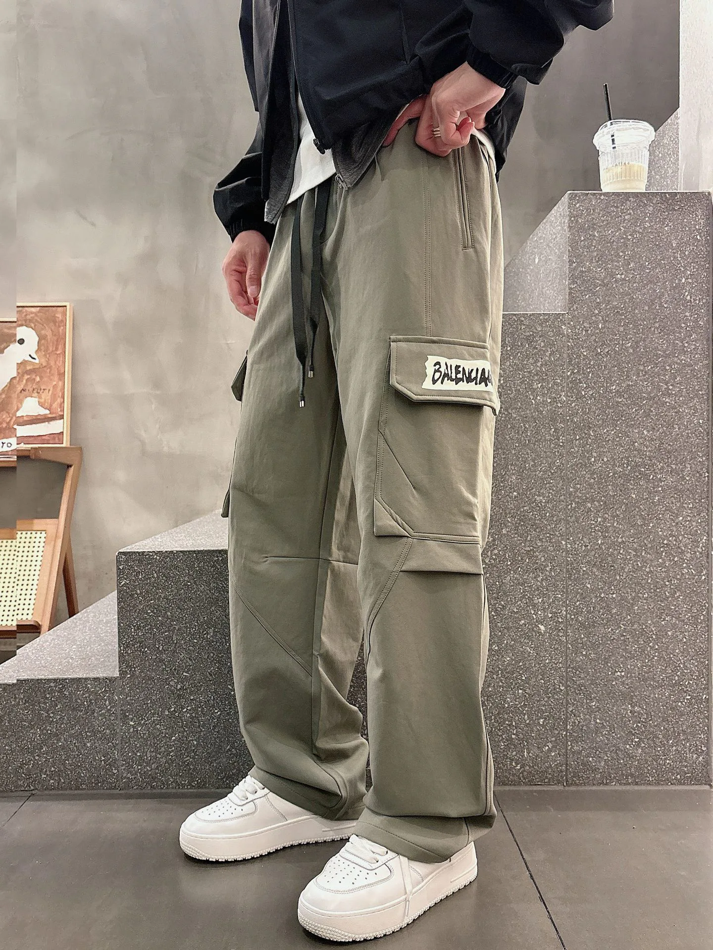 Men's Trousers BALENCIAGA 18340446