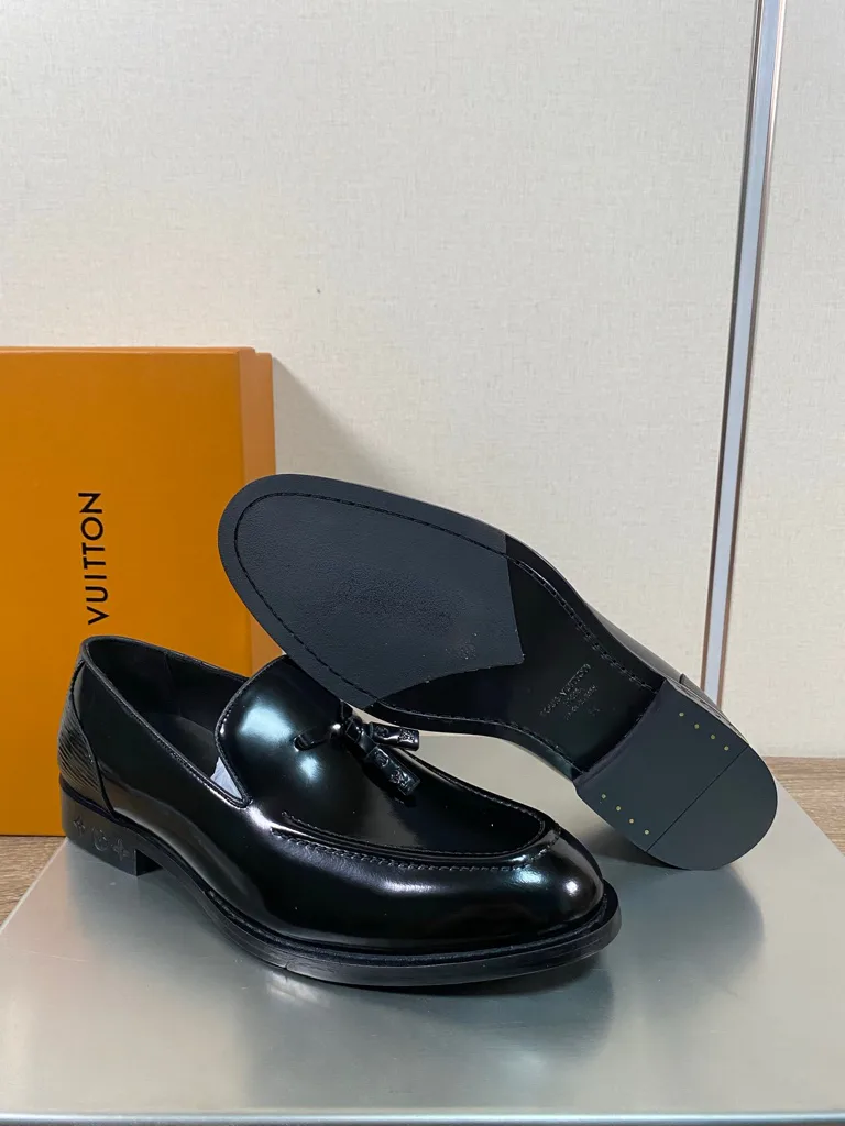 Men's Loafers And Dress Shoes LOUIS VUITTON 18193964