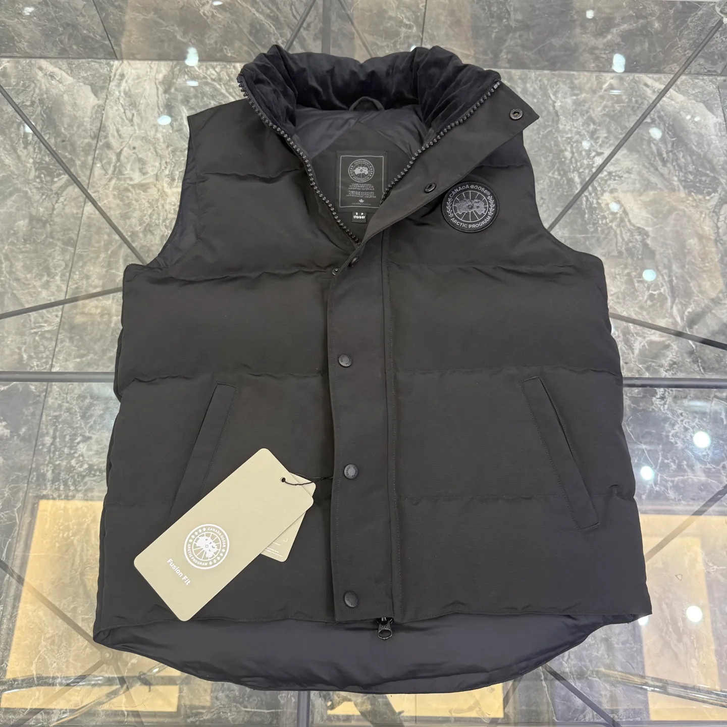 Women's Vests CANADA GOOSE 17949424
