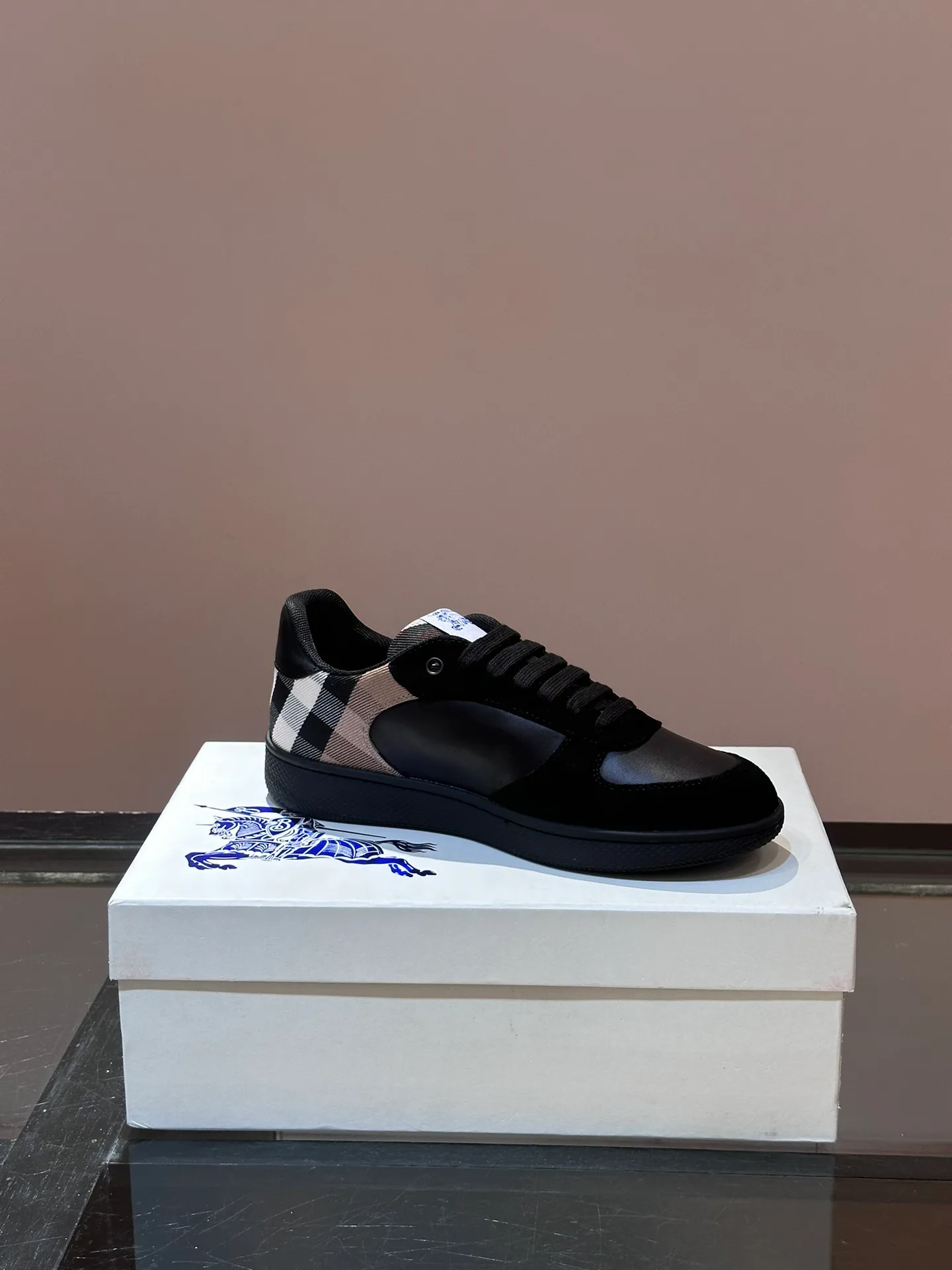 Men's Sneakers BURBERRY 18169771