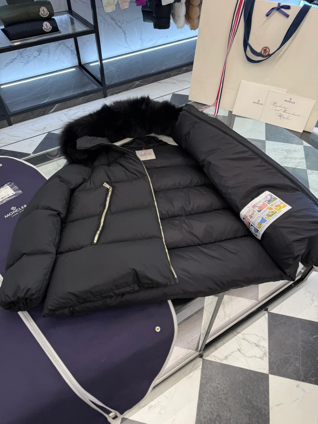 Women's Jackets And Down Jackets MONCLER 18510380