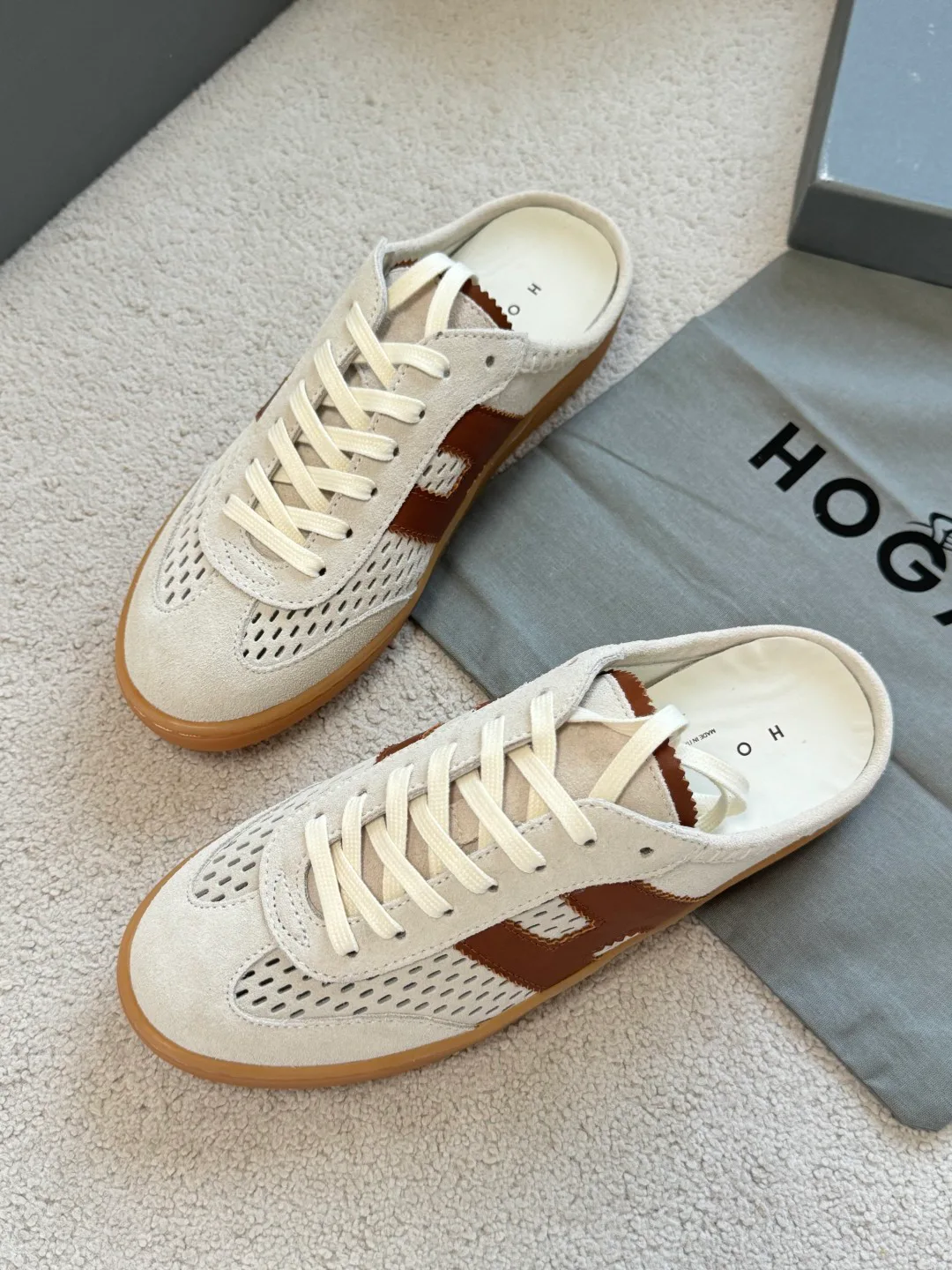 Women's Sneakers HOGAN 17698136