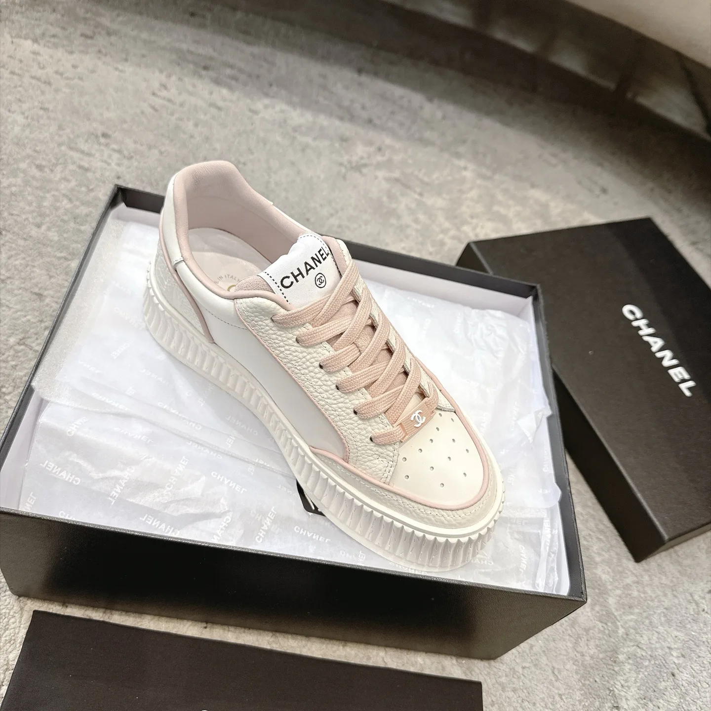 Women's Sneakers CHANEL 17933400