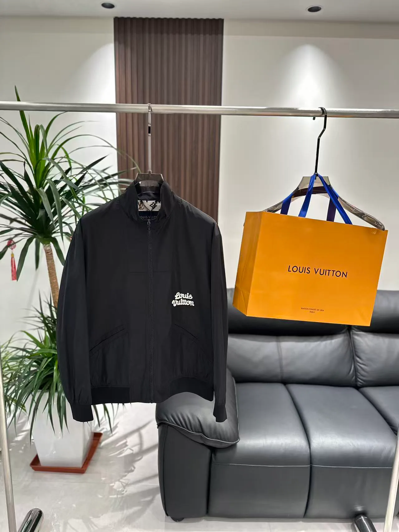Men's Jackets And Down Jackets LOUIS VUITTON 18140221