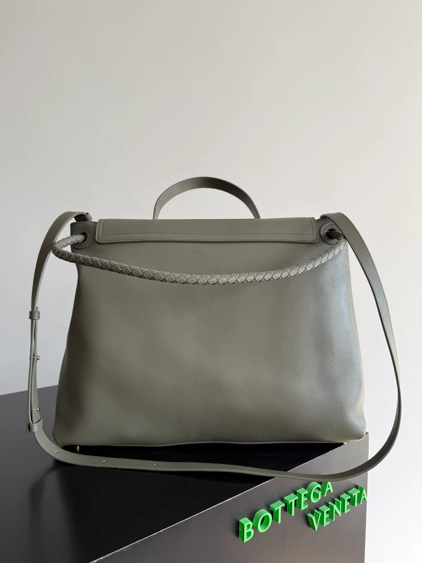 Women's Classic Handbags BOTTEGA VENETA 16878925