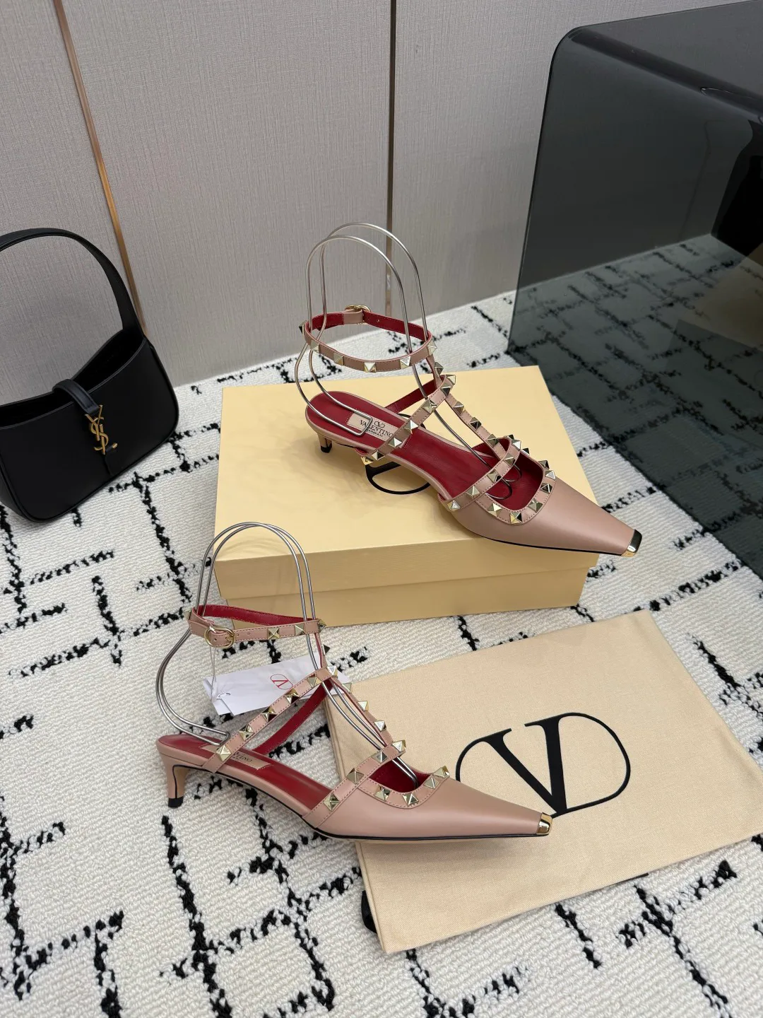Women's Open-Toe Sandals VALENTINO 17594505