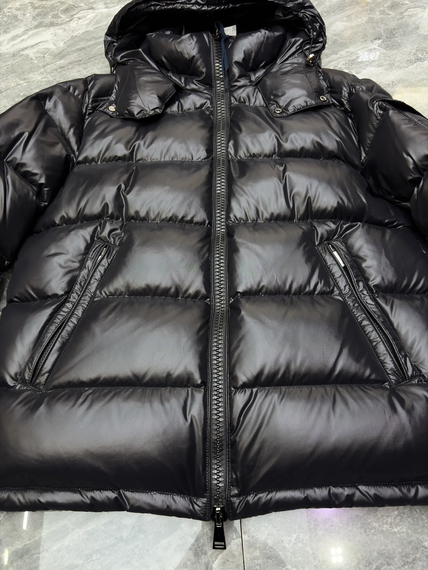 Women's Jackets And Down Jackets MONCLER 17568657