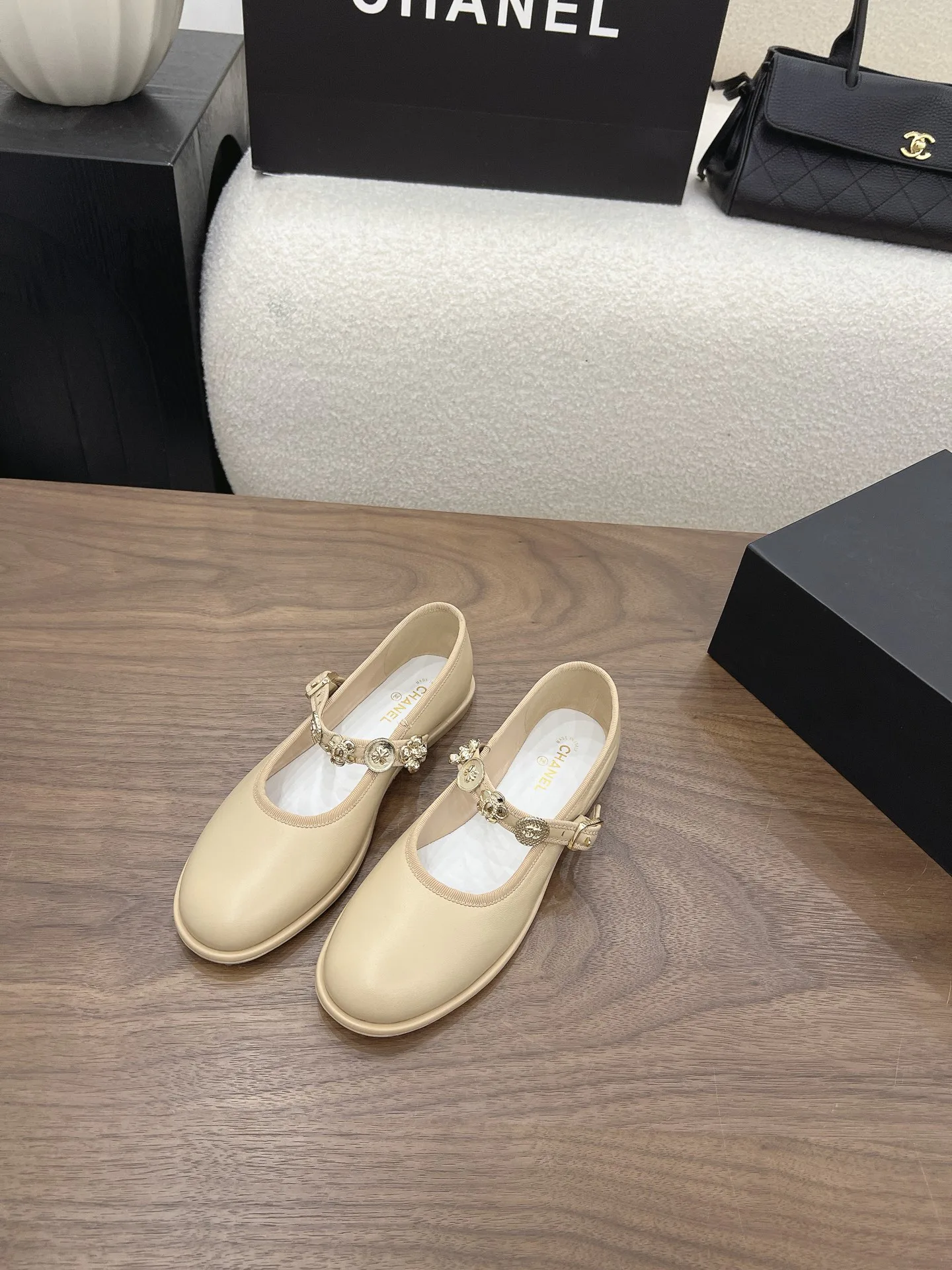 Women's Heels CHANEL 17303650
