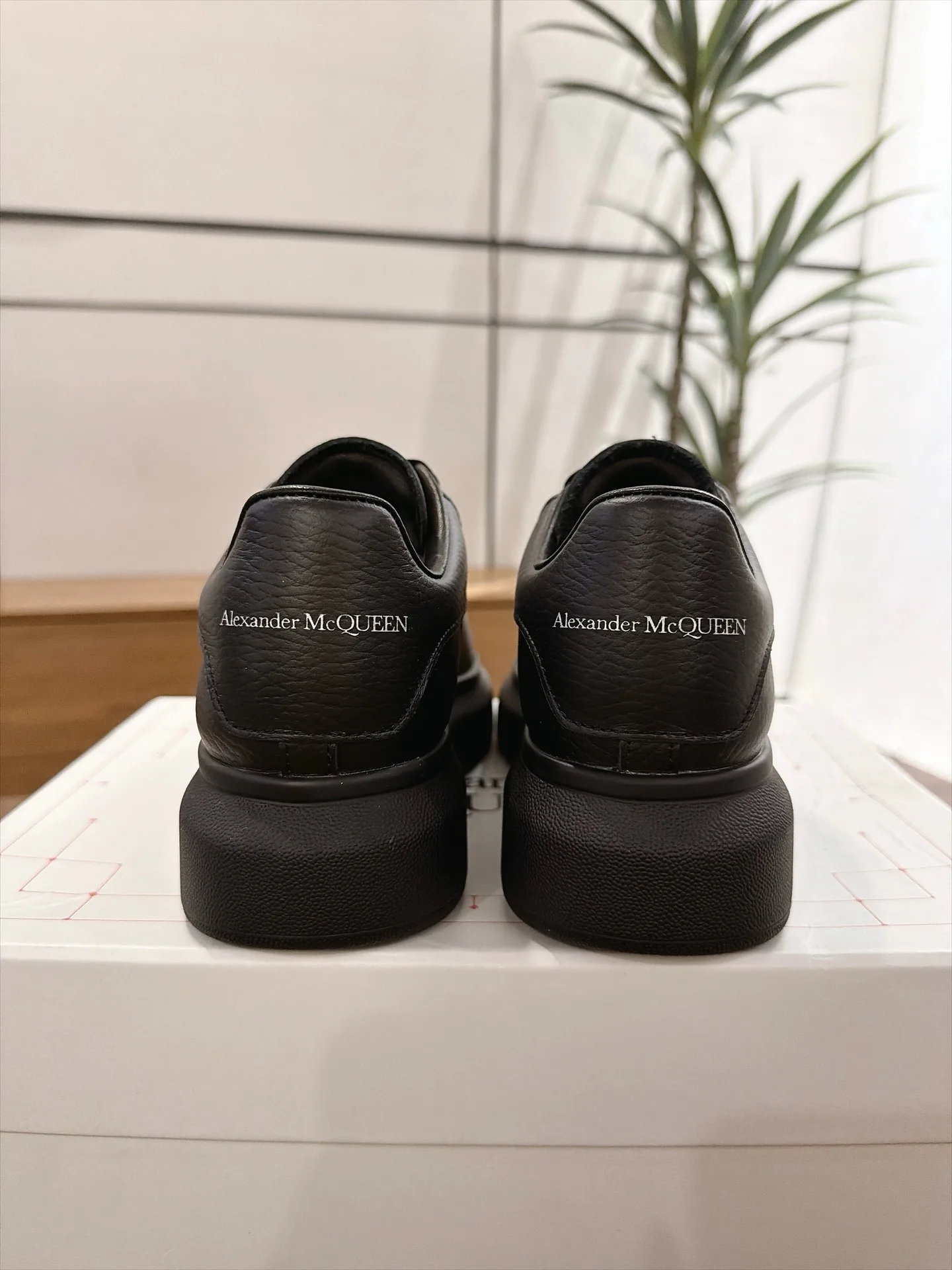 Women's Sneakers ALEXANDER MCQUEEN 18219649