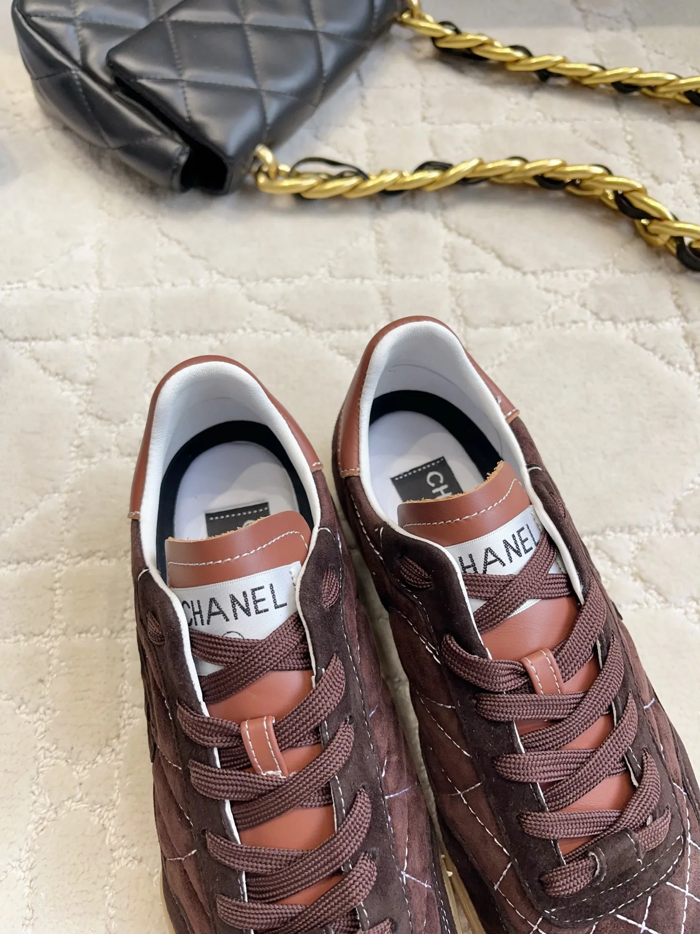 Women's Sneakers CHANEL 17936556