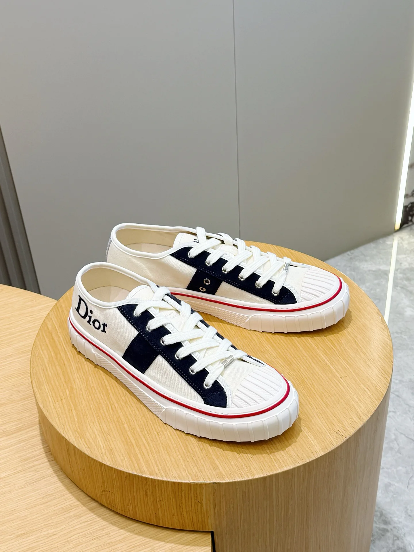 Women's Sneakers CHRISTIAN DIOR 18101566