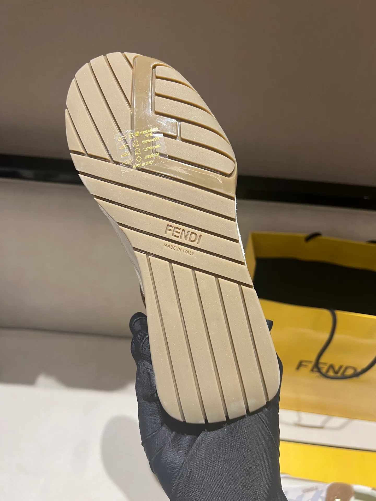 Women's Sneakers FENDI 18020716