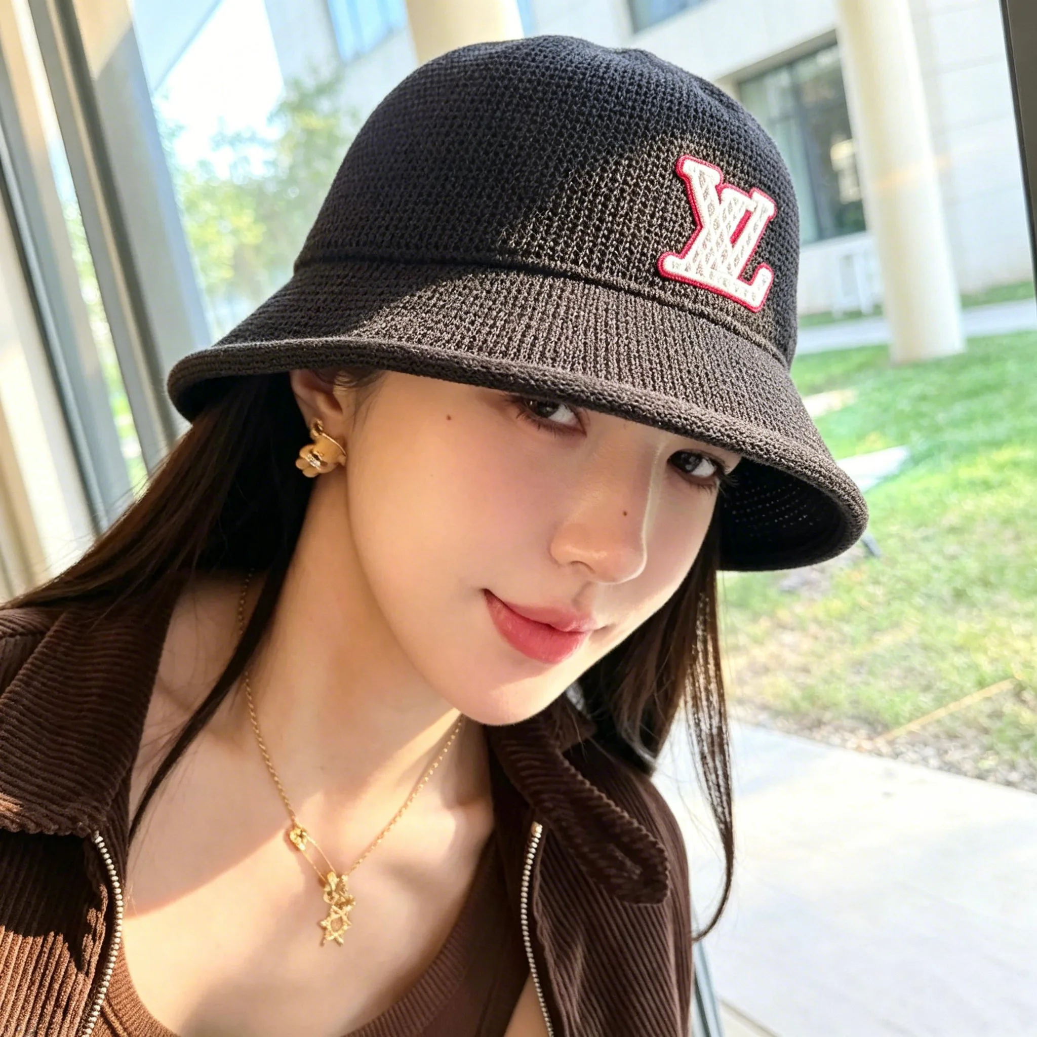 Hats LOUIS VUITTON 17498310