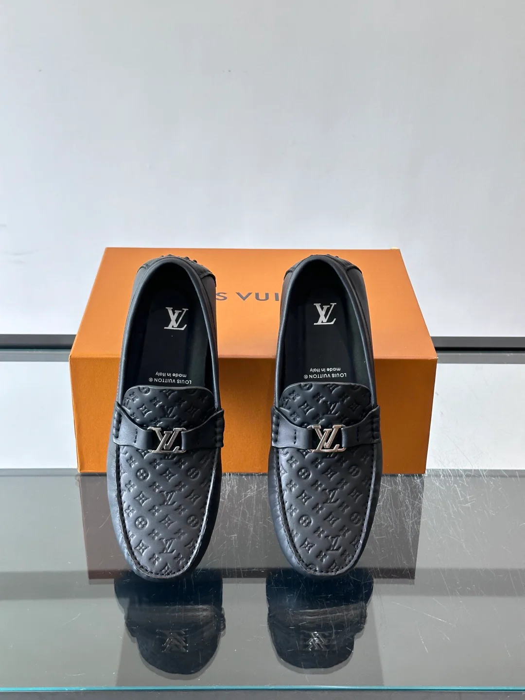 Men's Loafers And Dress Shoes LOUIS VUITTON 17646141
