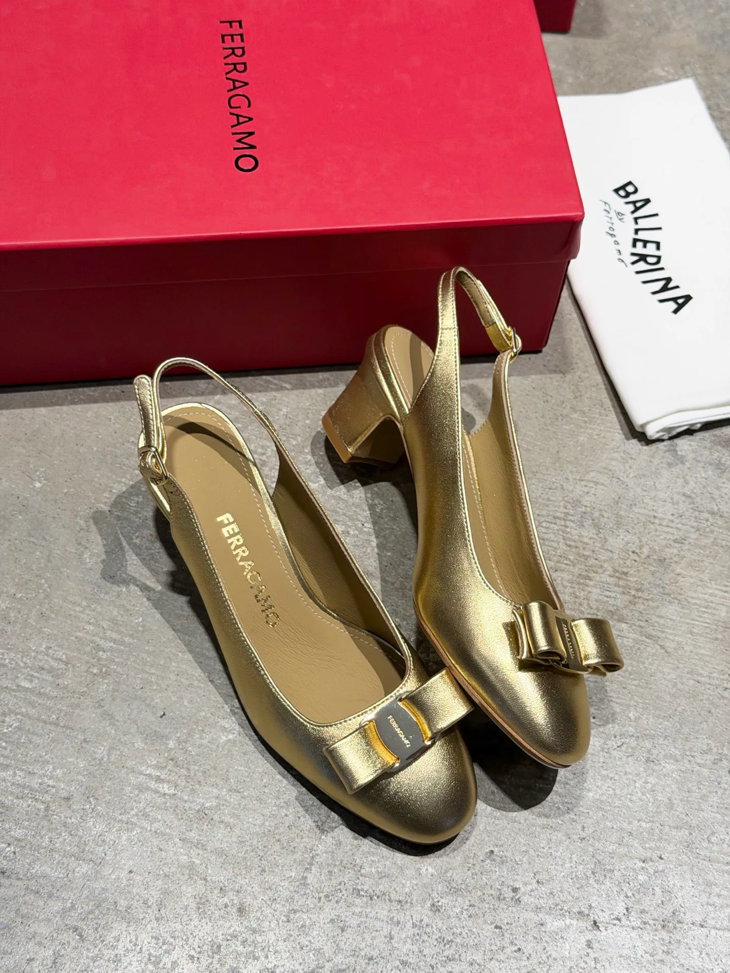 Women's Heels SALVATORE FERRAGAMO 17642598