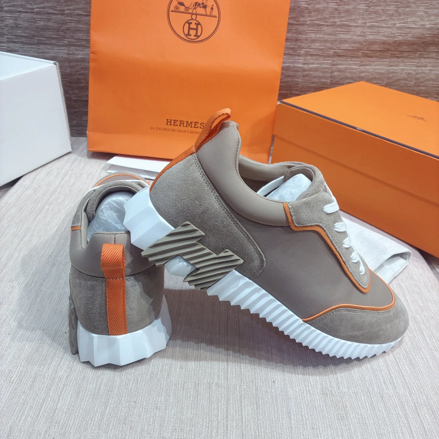 Women's Sneakers HERMES 17884354