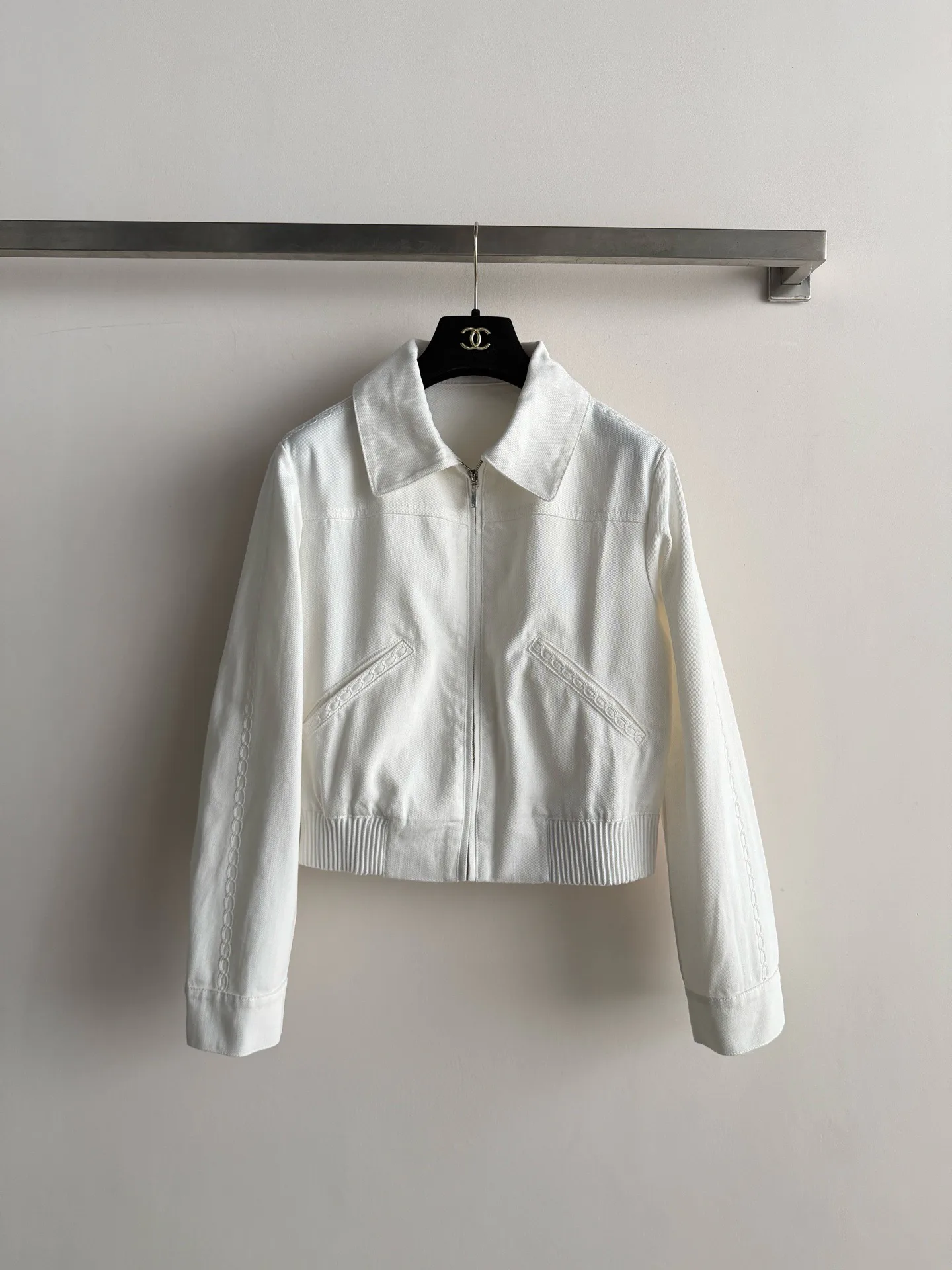 Women's Jackets And Down Jackets CHANEL 17129390