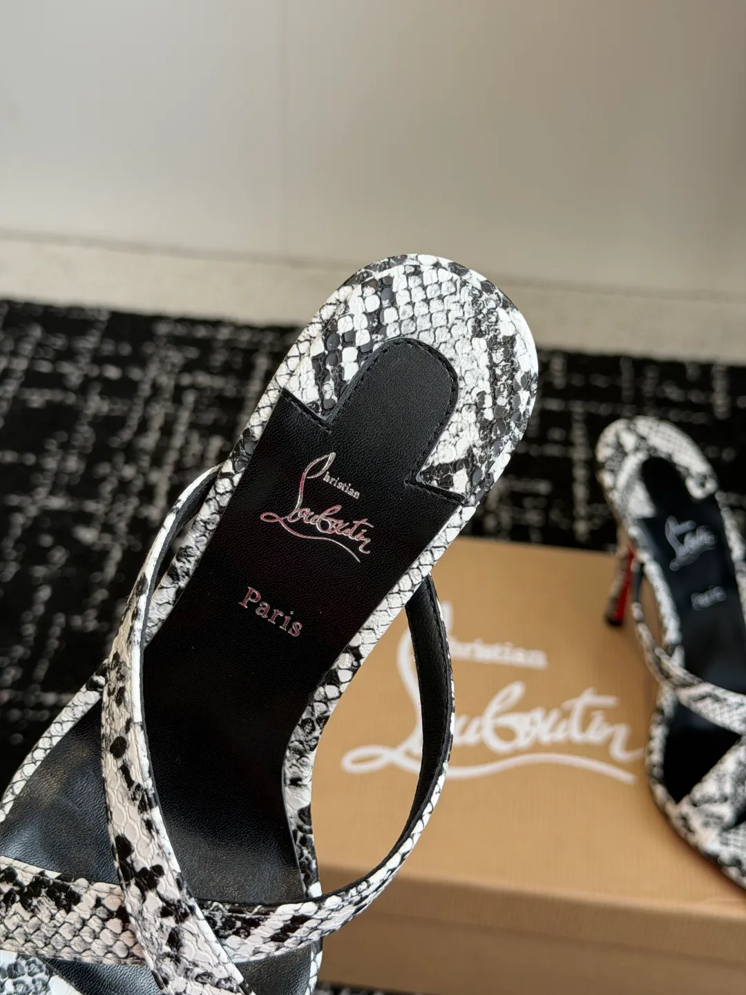 Women's Heels CHRISTIAN LOUBOUTIN 17936550
