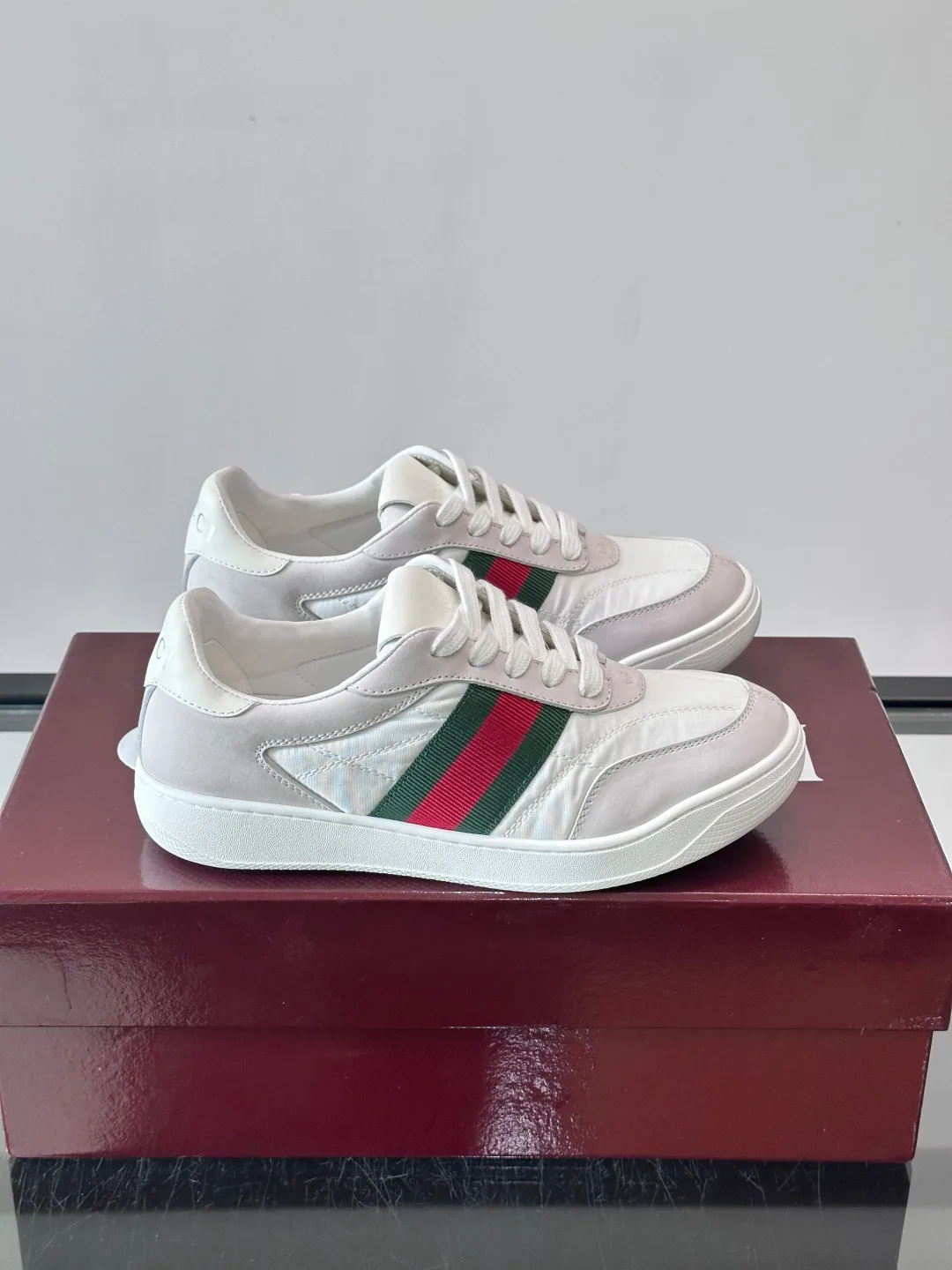 Women's Sneakers GUCCI 18118513