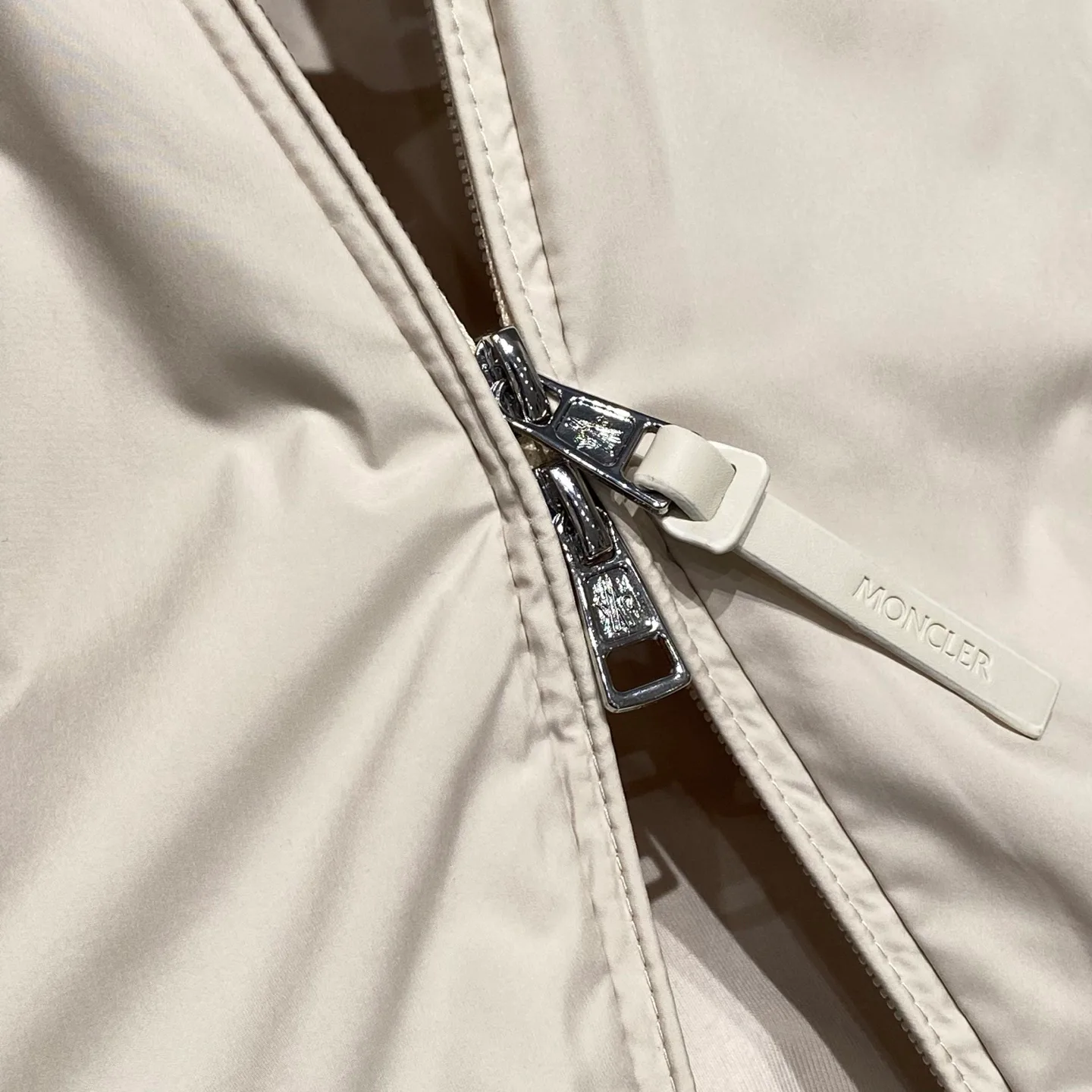 Men's Jackets And Down Jackets MONCLER 18232573