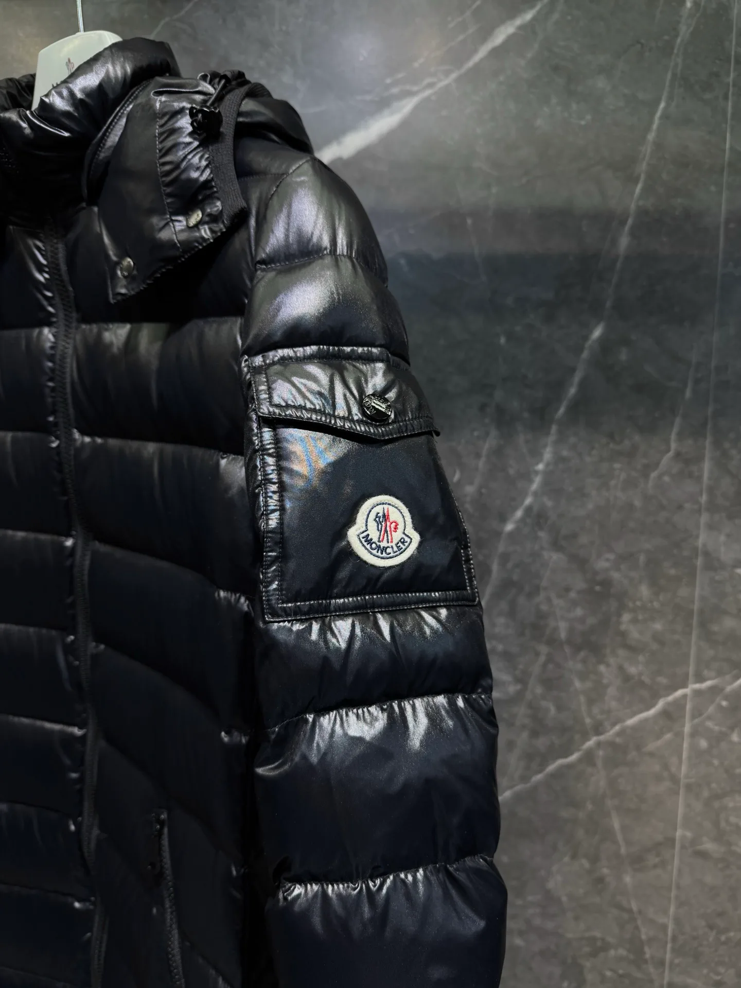 Women's Jackets And Down Jackets MONCLER 18184457