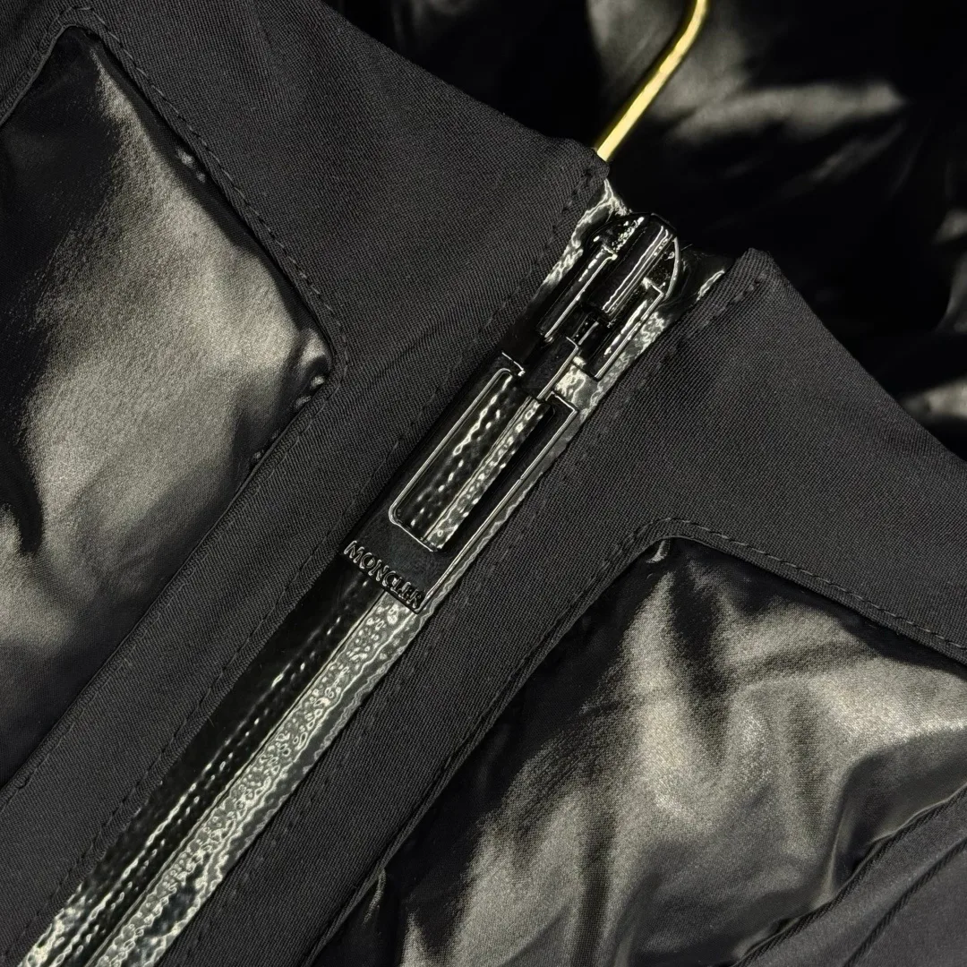 Men's Jackets And Down Jackets MONCLER 17418482