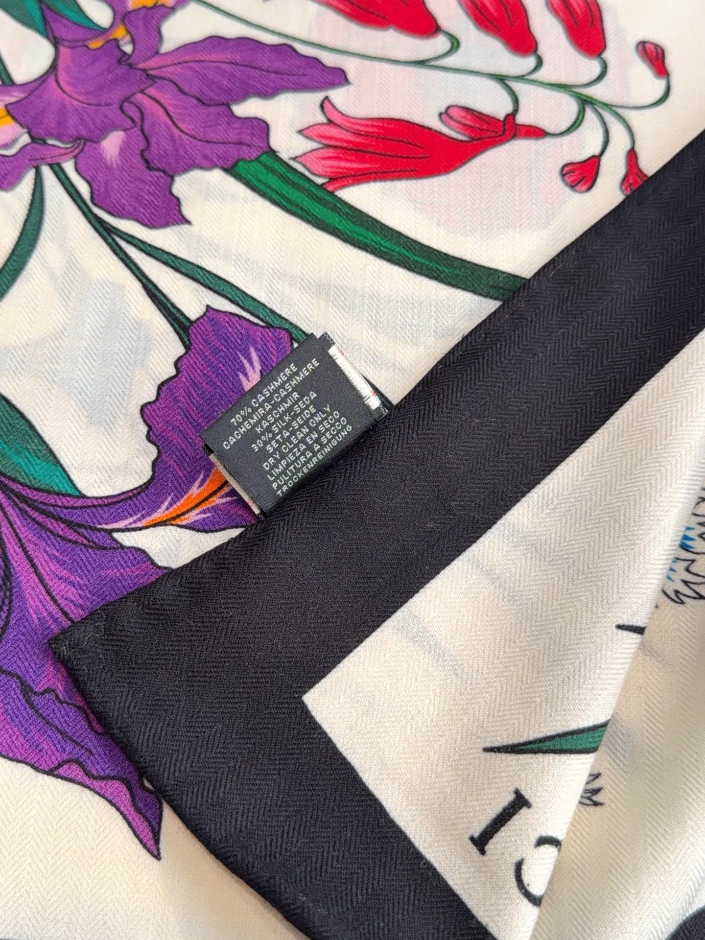 Silk Scarves GUCCI 18322302