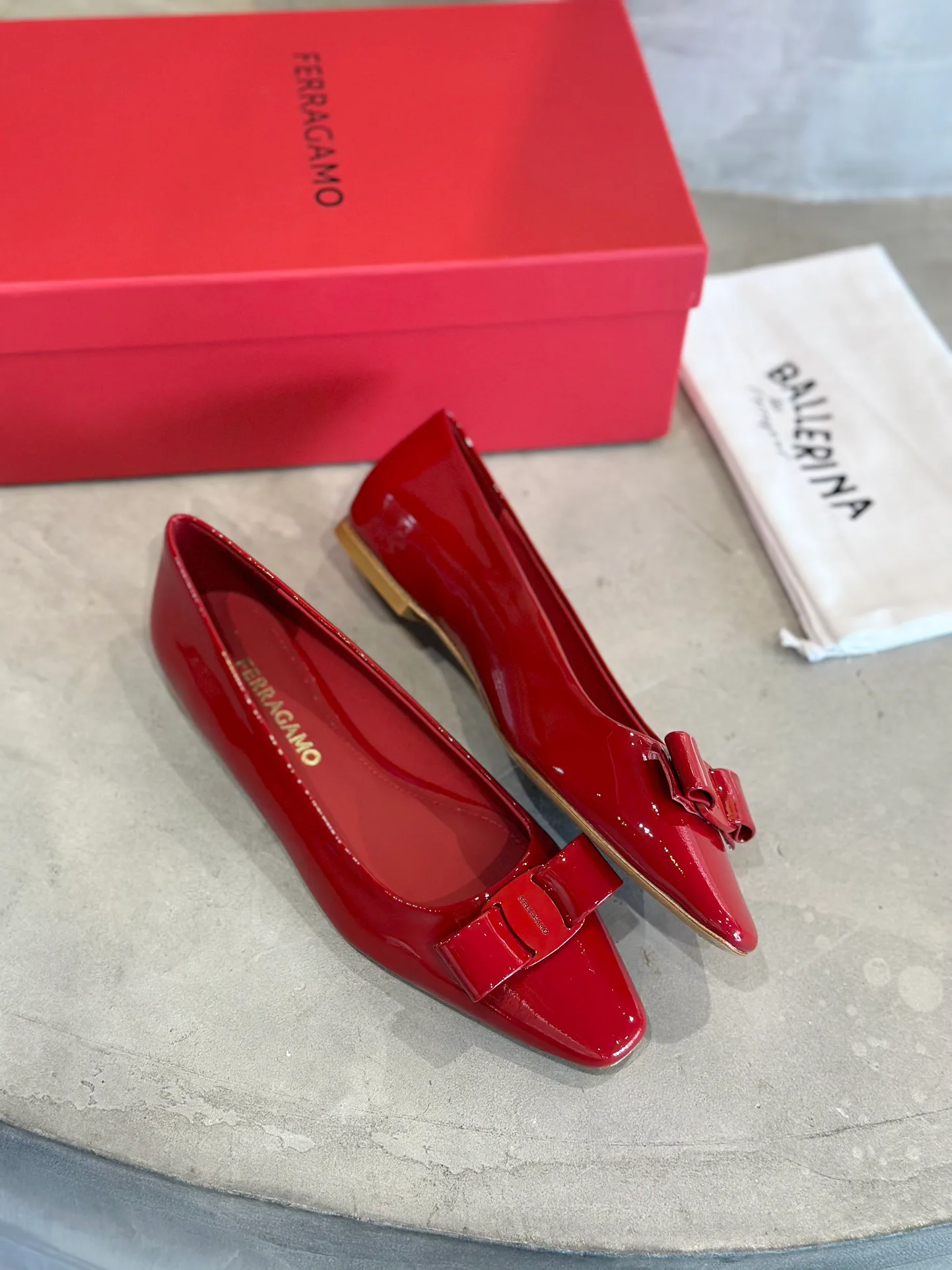 Women's Ballet Flats SALVATORE FERRAGAMO 18531764