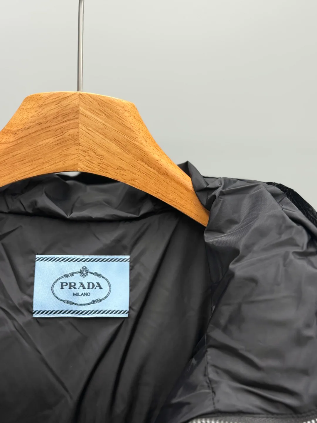 Women's Jackets And Down Jackets PRADA 18111149