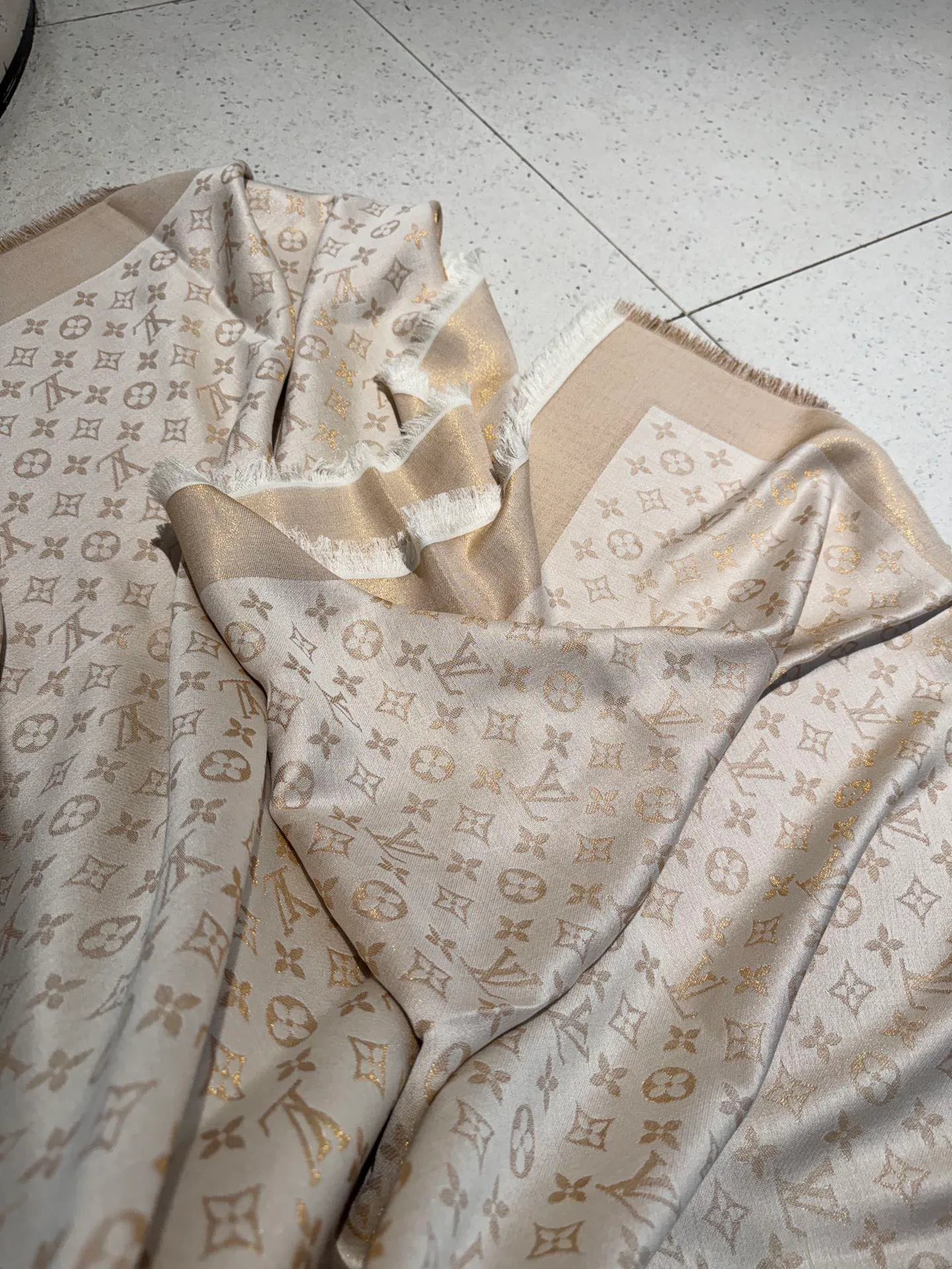 Scarves LOUIS VUITTON 17716547