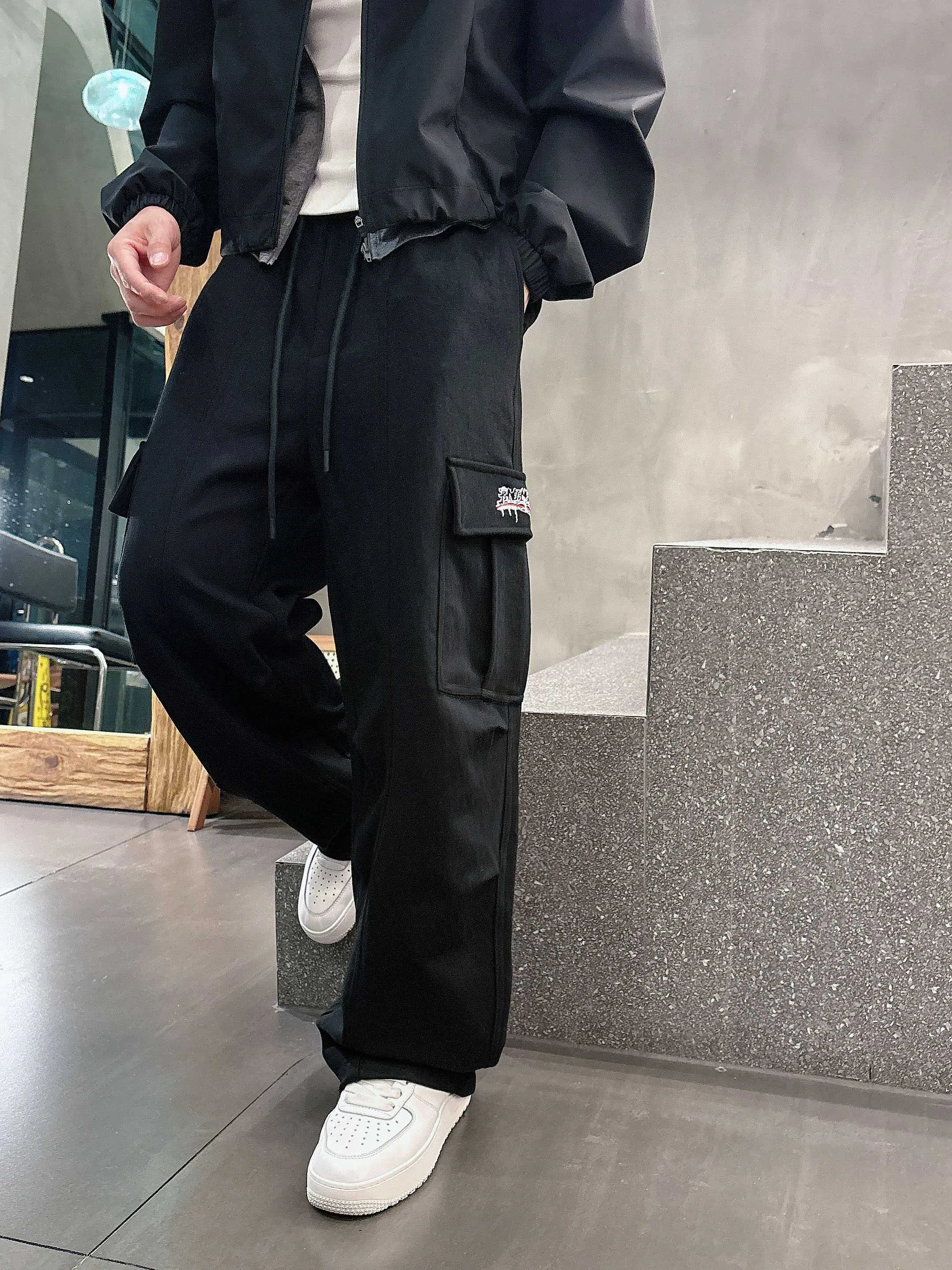 Men's Trousers BALENCIAGA 18368678