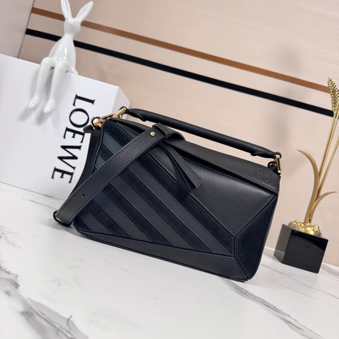 Классические Сумки Женские Loewe 18634794
