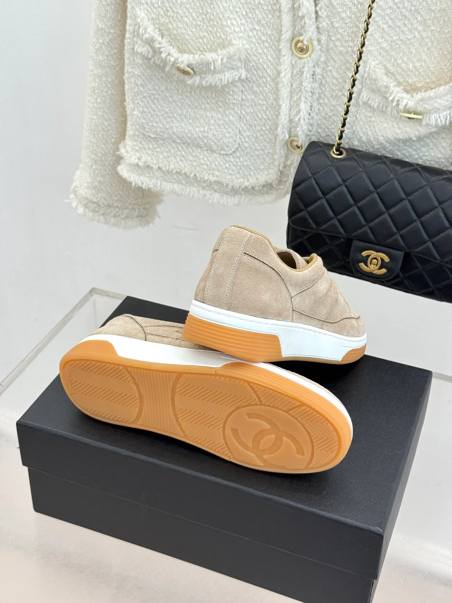 Women's Sneakers CHANEL 18154786