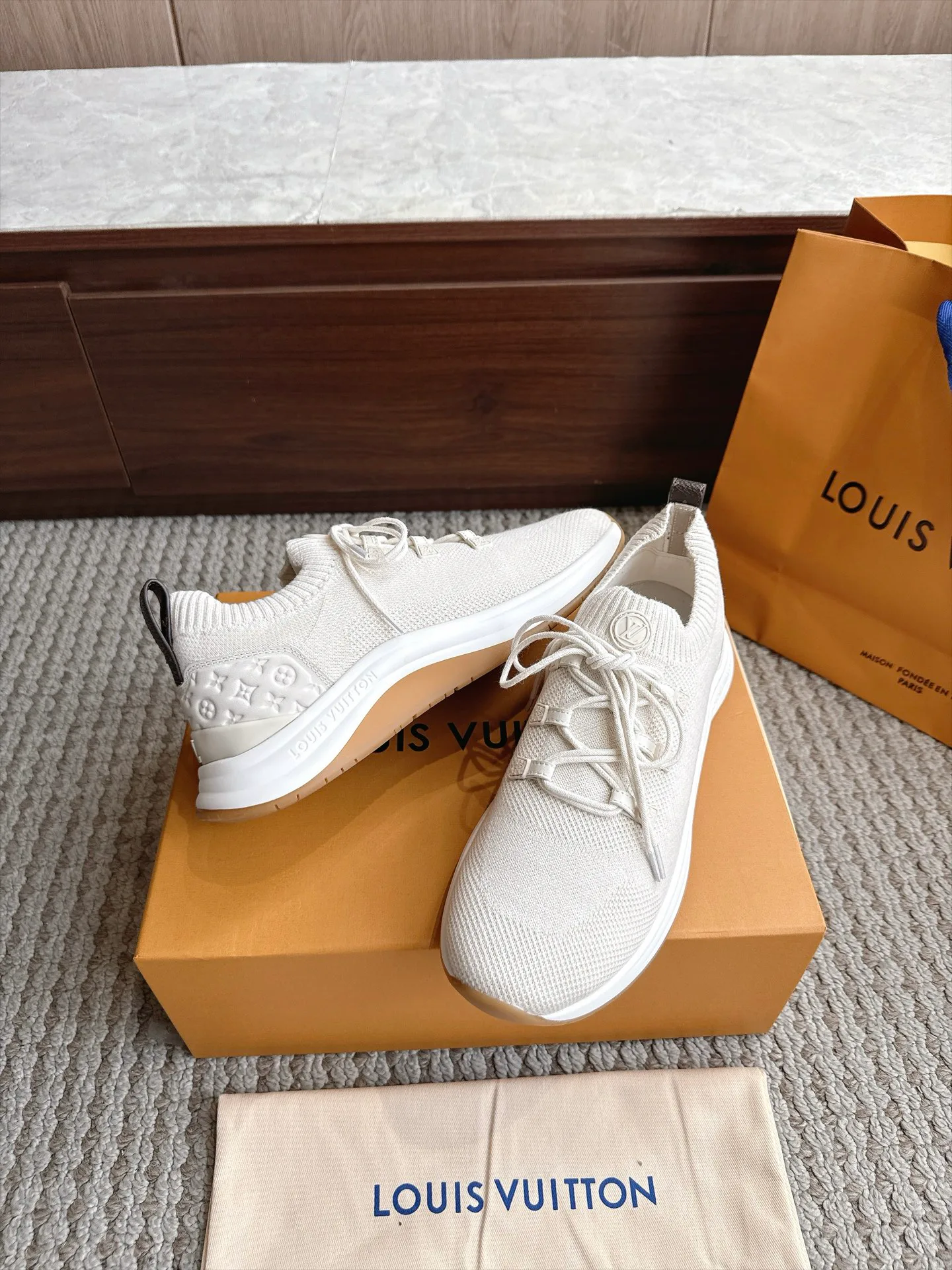 Women's Sneakers LOUIS VUITTON 18333245