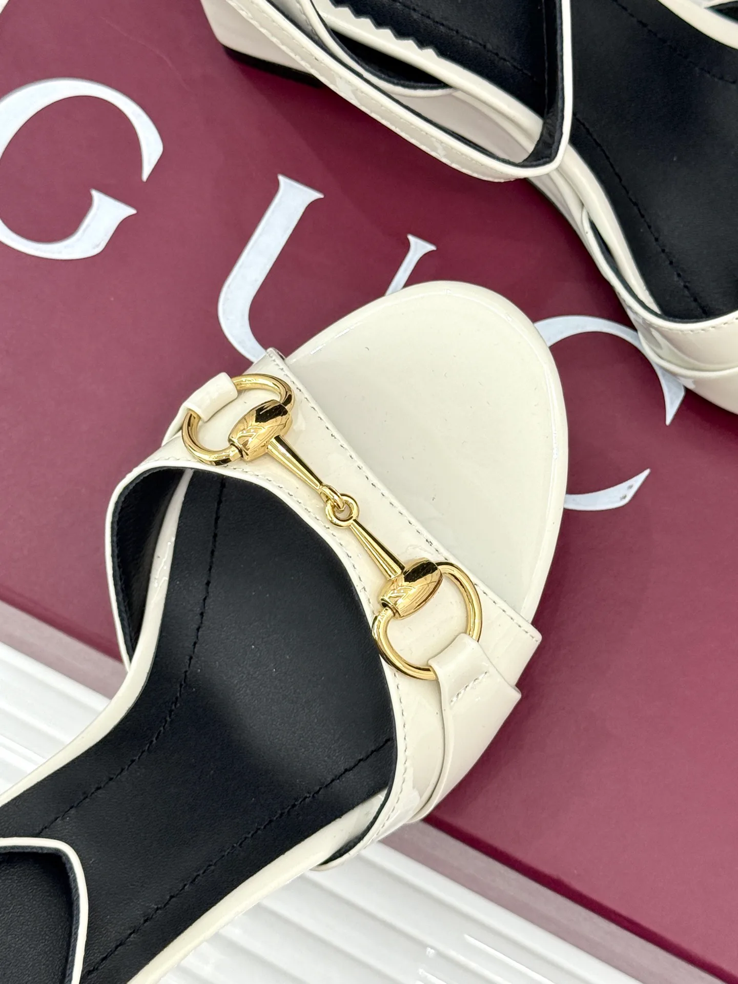Women's Open-Toe Sandals GUCCI 18034497