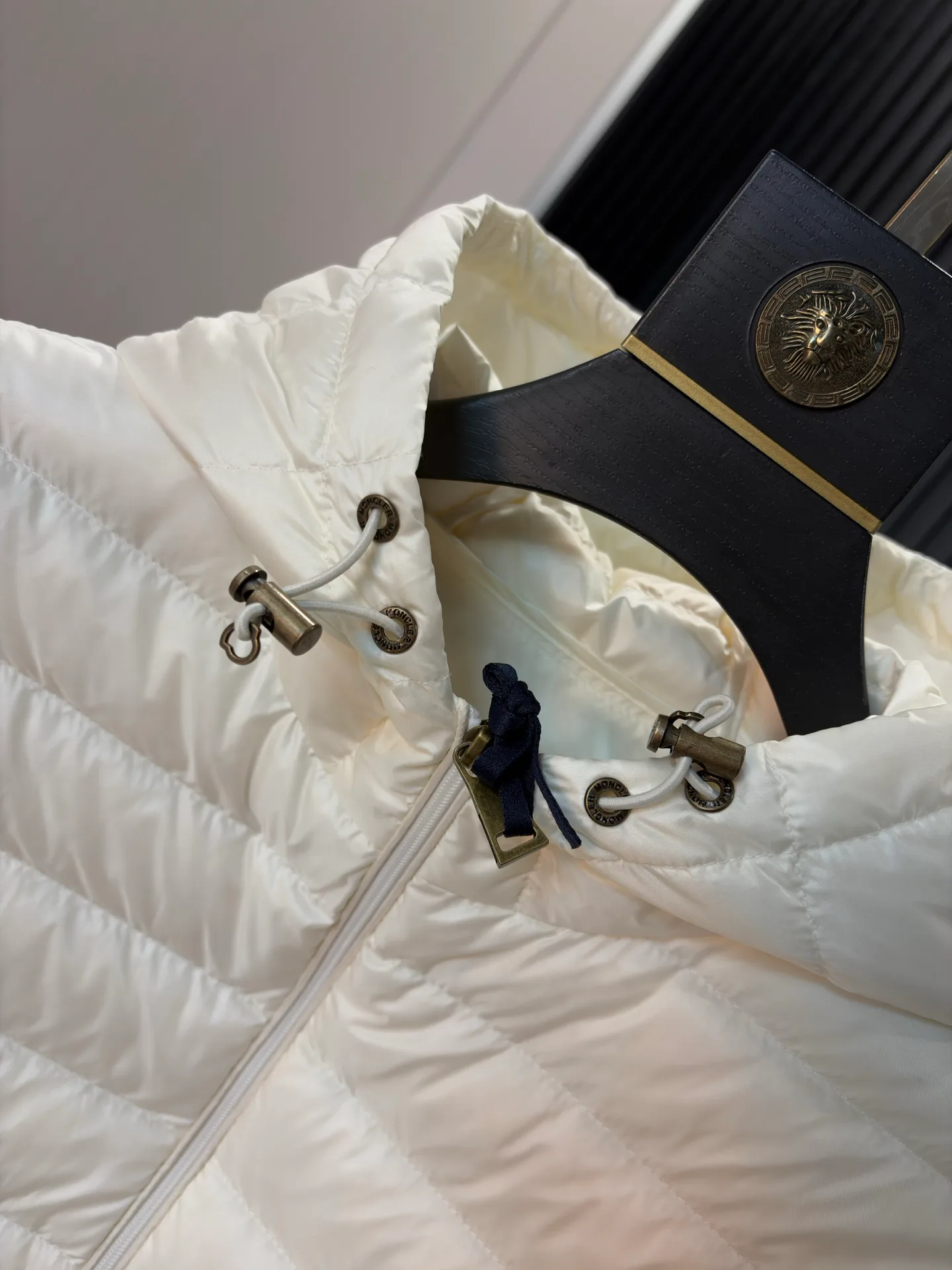 Men's Jackets And Down Jackets MONCLER 18231136