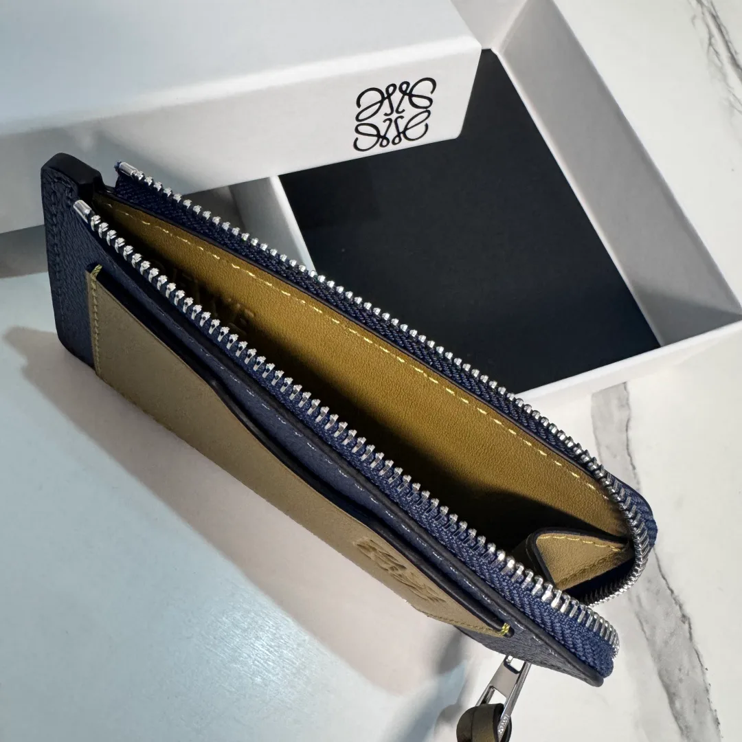 Women's Clutches LOEWE 17082946