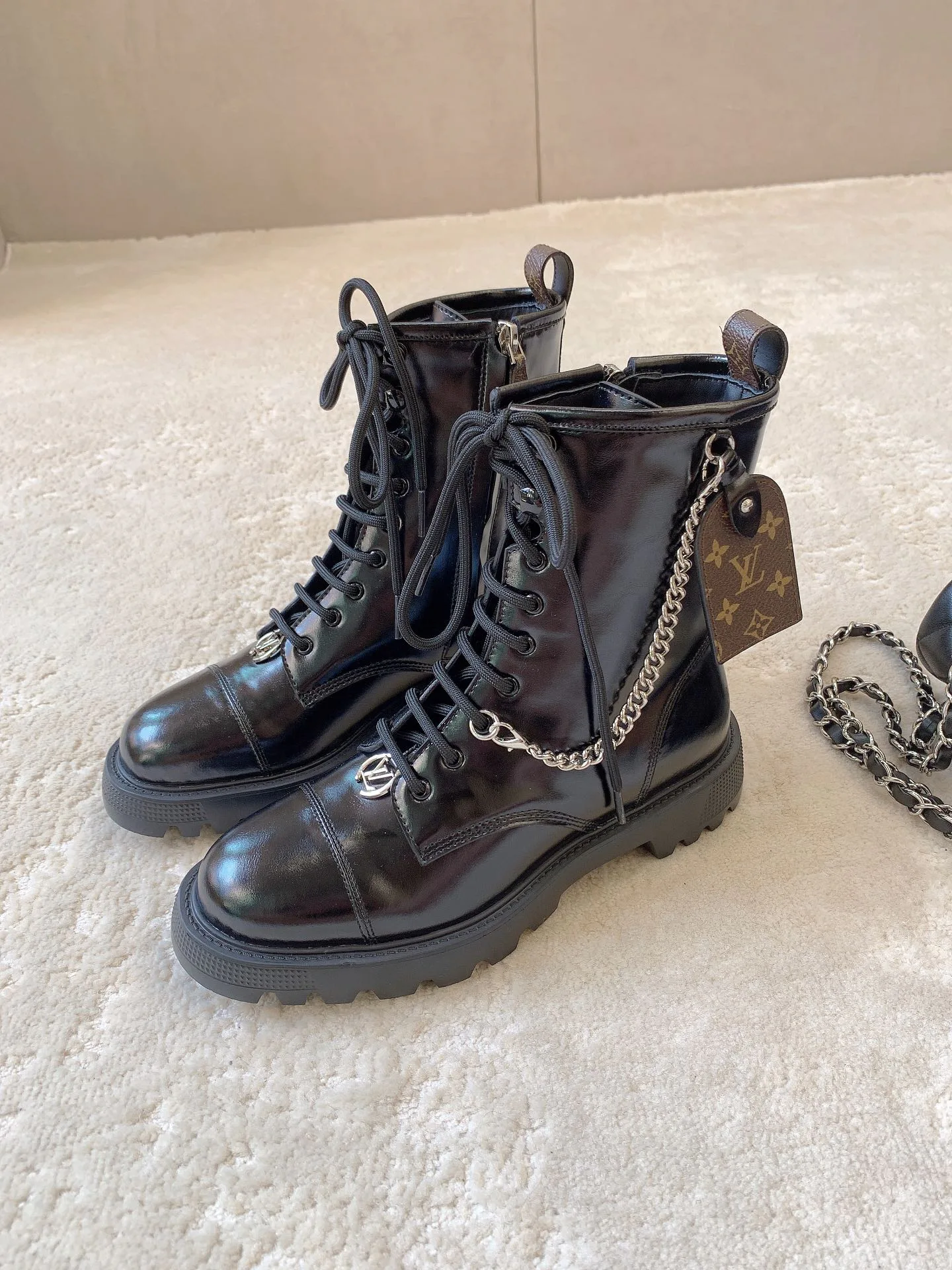 Women's Ankle Boots LOUIS VUITTON 18365556