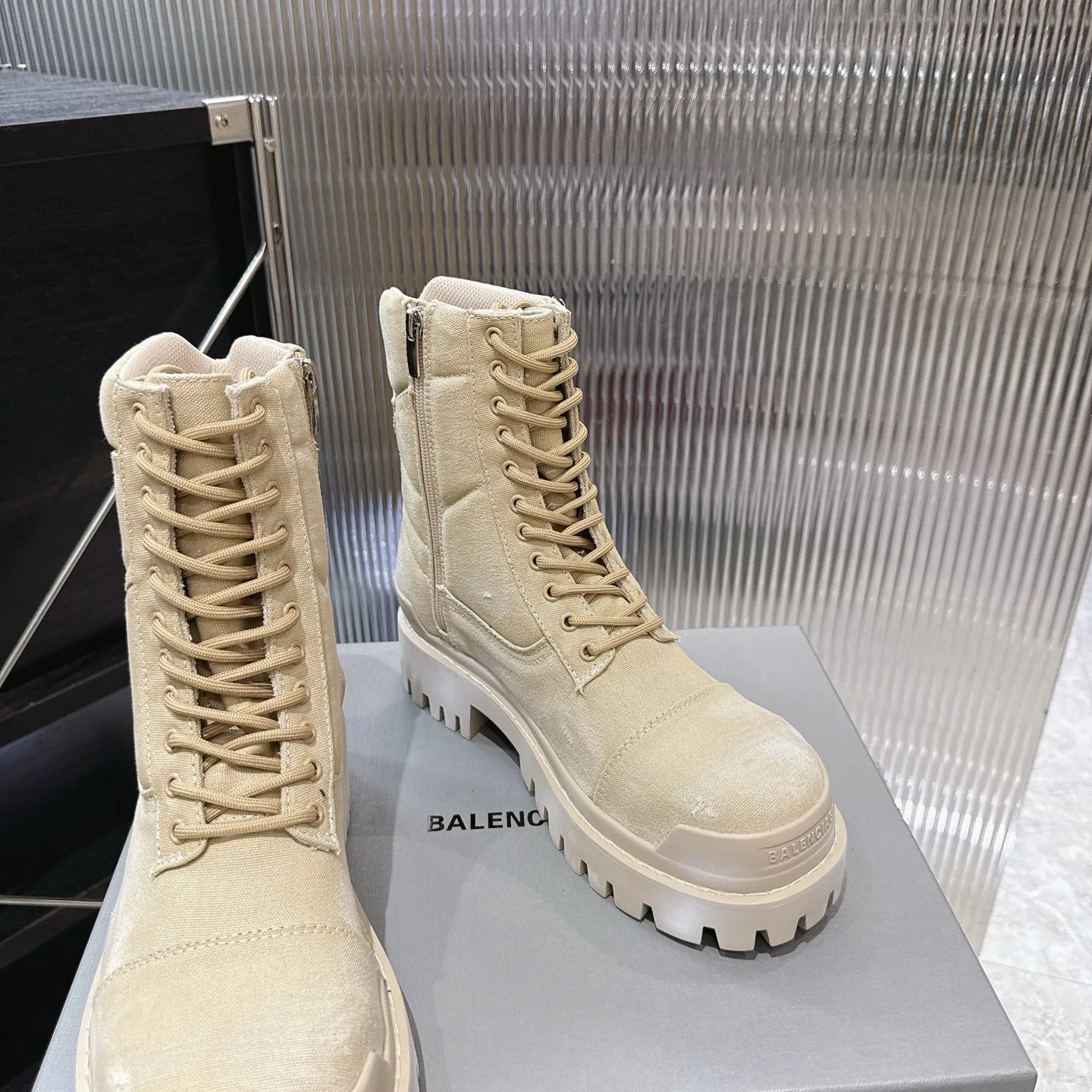 Ботинки Мужские Balenciaga 18598039