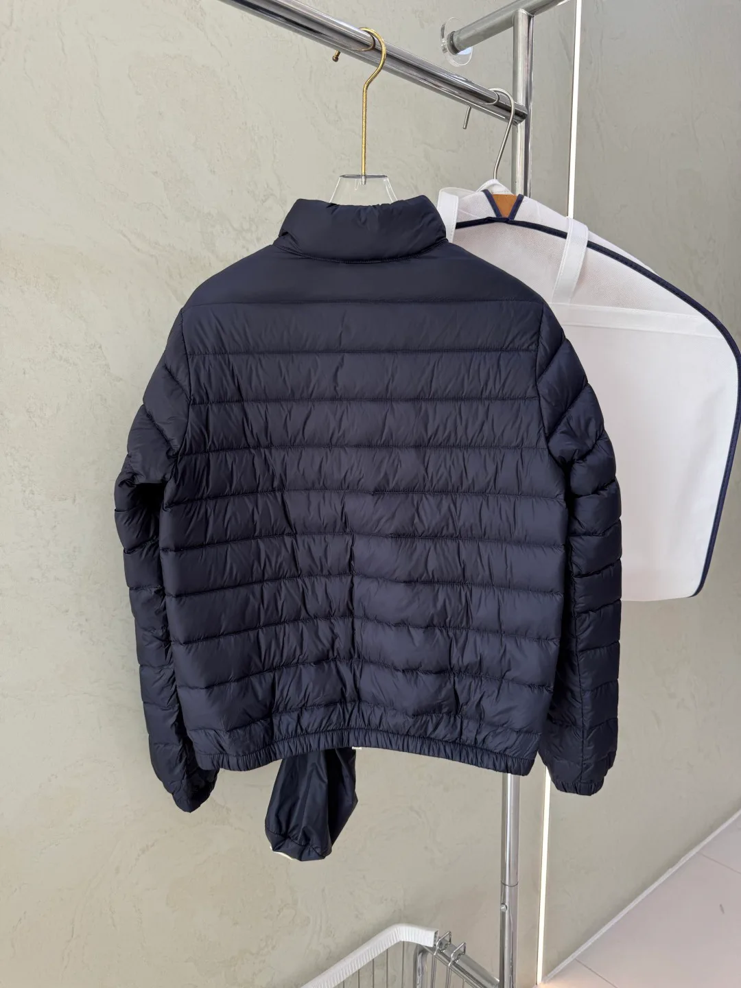 Women's Jackets And Down Jackets MONCLER 18043489