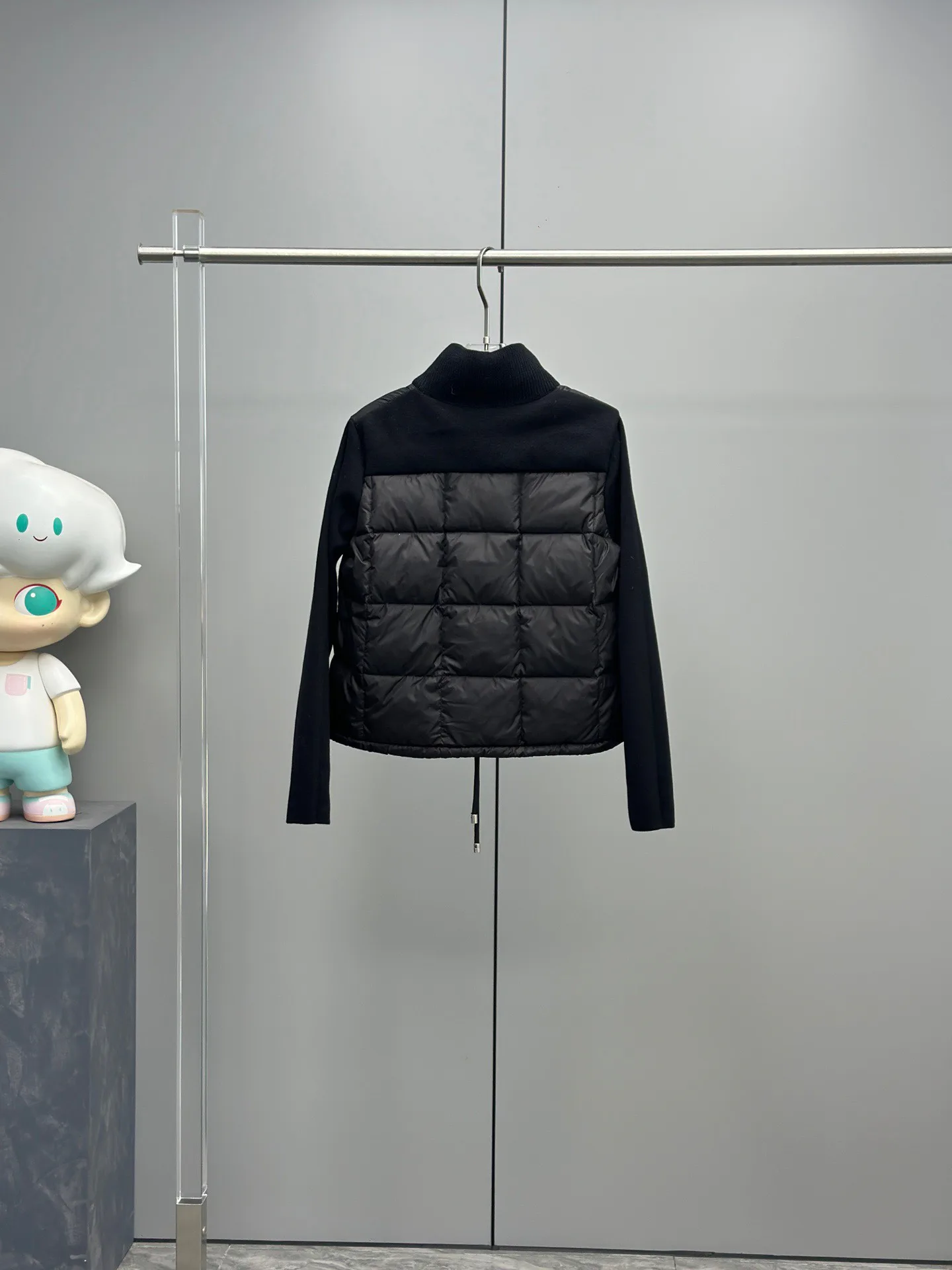 Women's Jackets And Down Jackets MONCLER 17951430